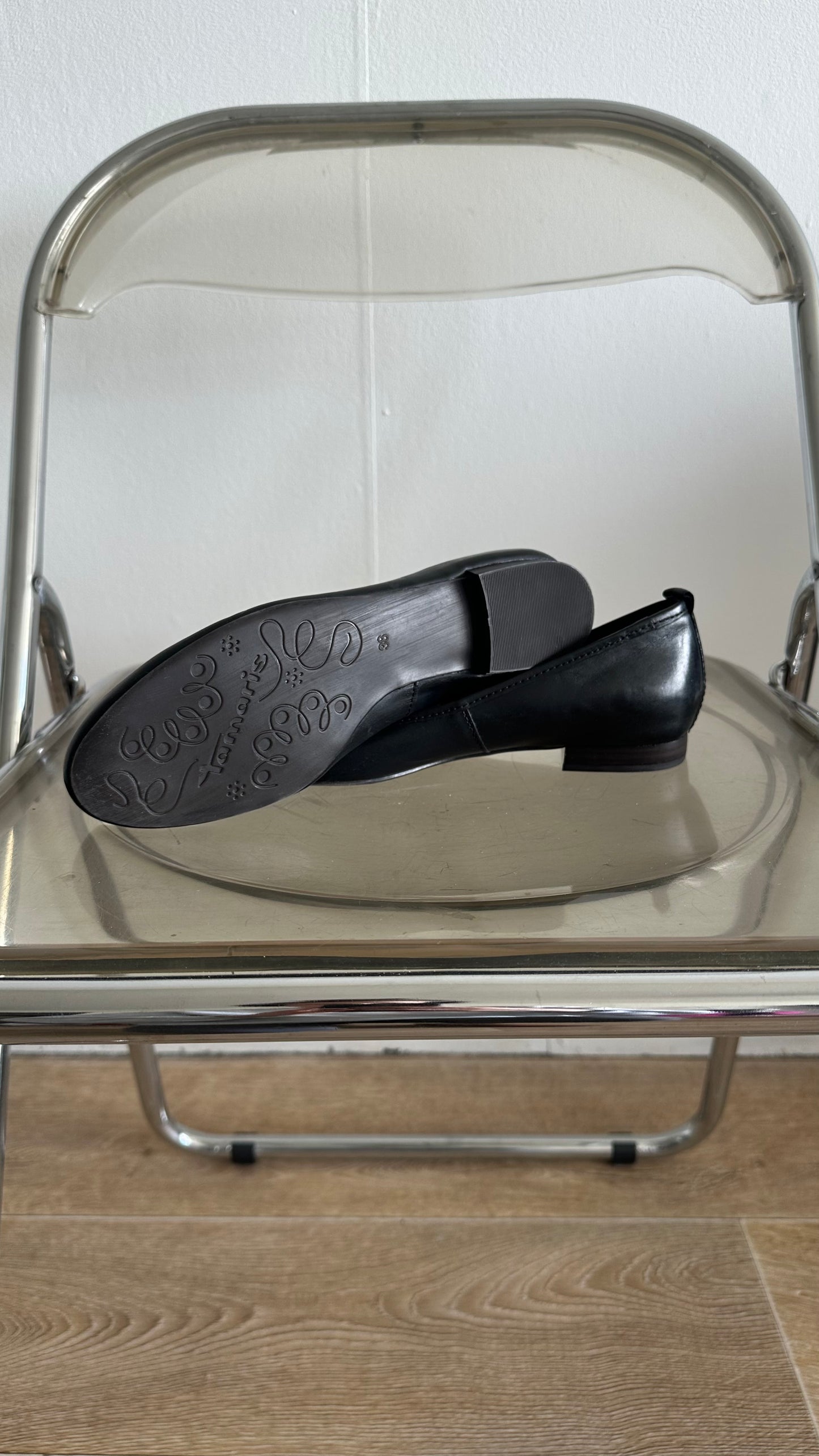 black ballet flats in leather