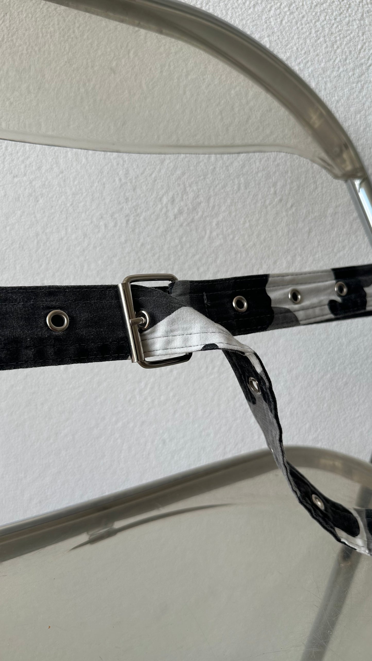 grey camo print belt