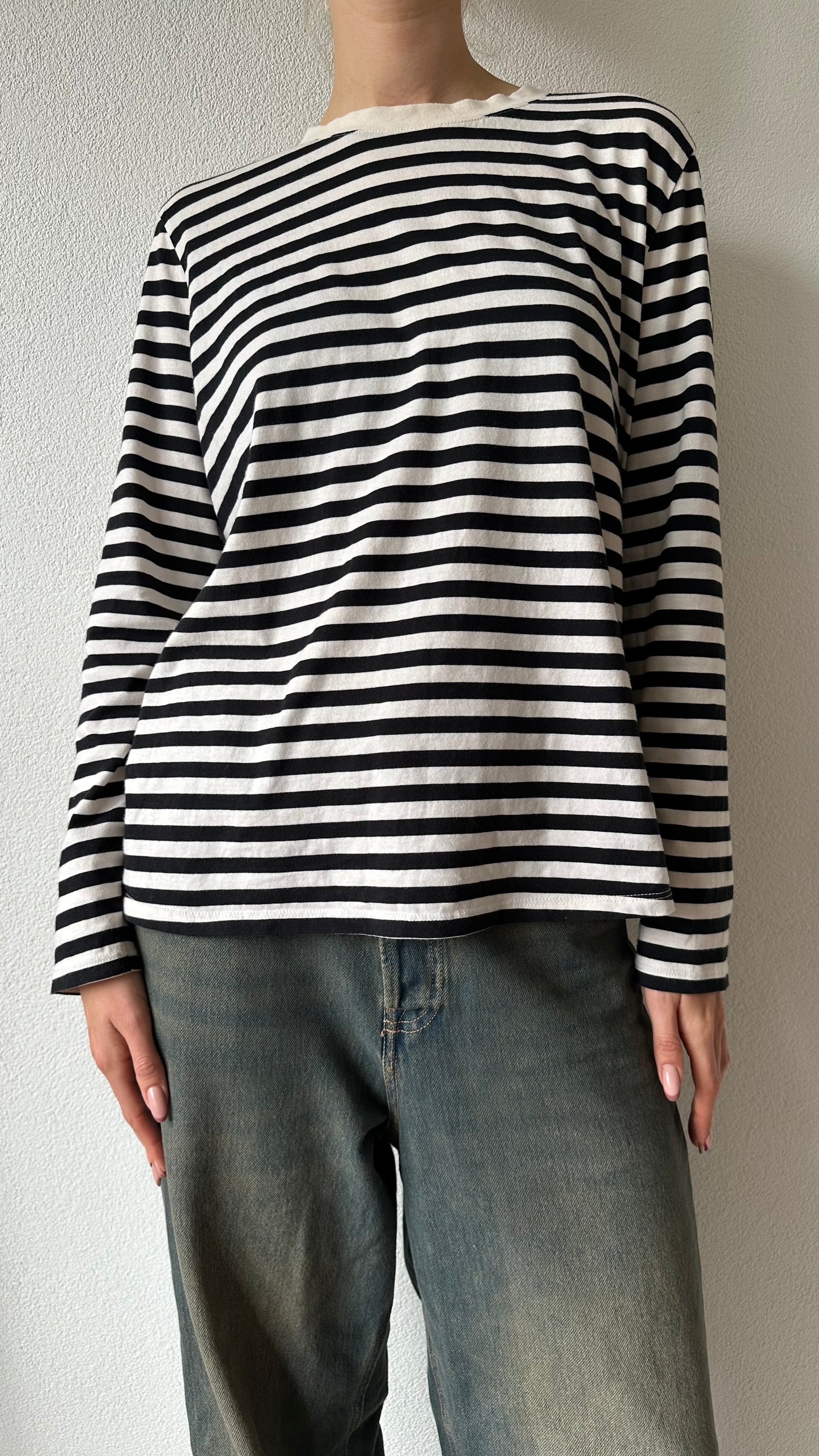 black and offwhite striped longsleeve shirt