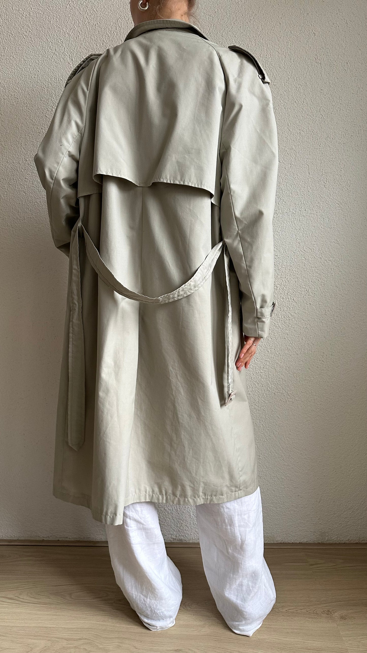the ultimate beige trenchcoat