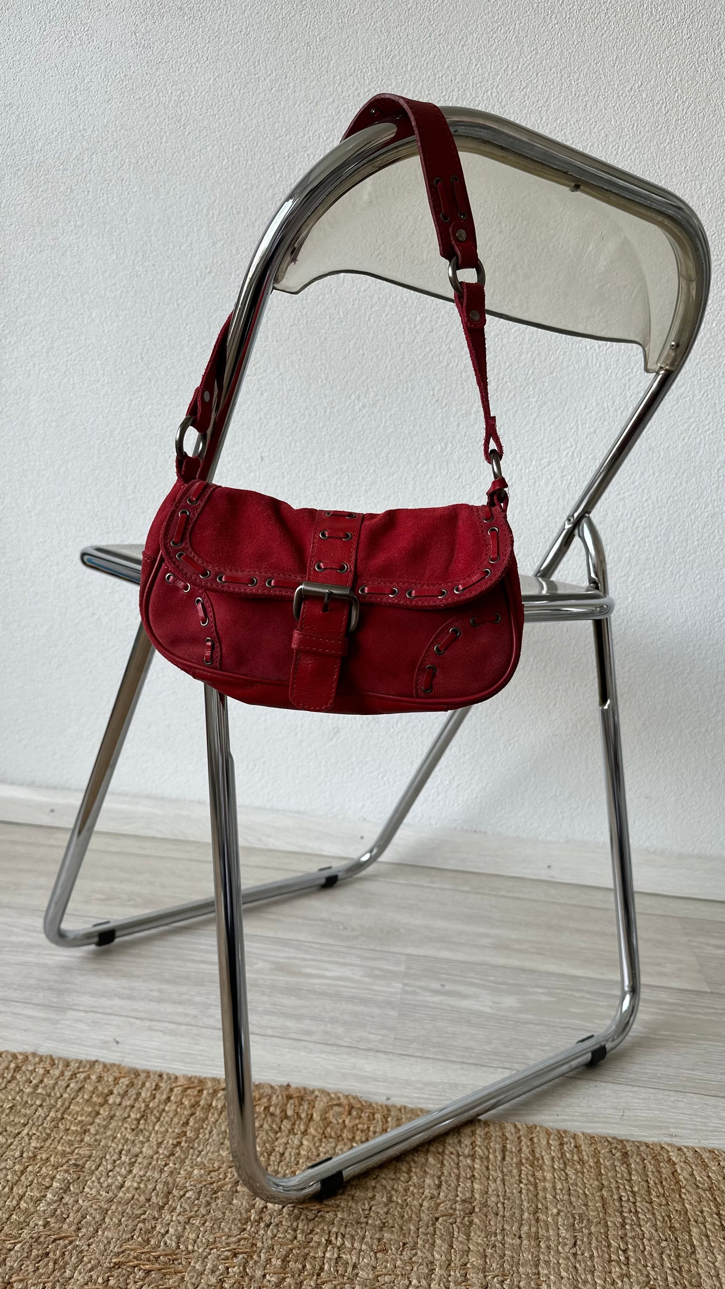 red suède and leather shoulderbag