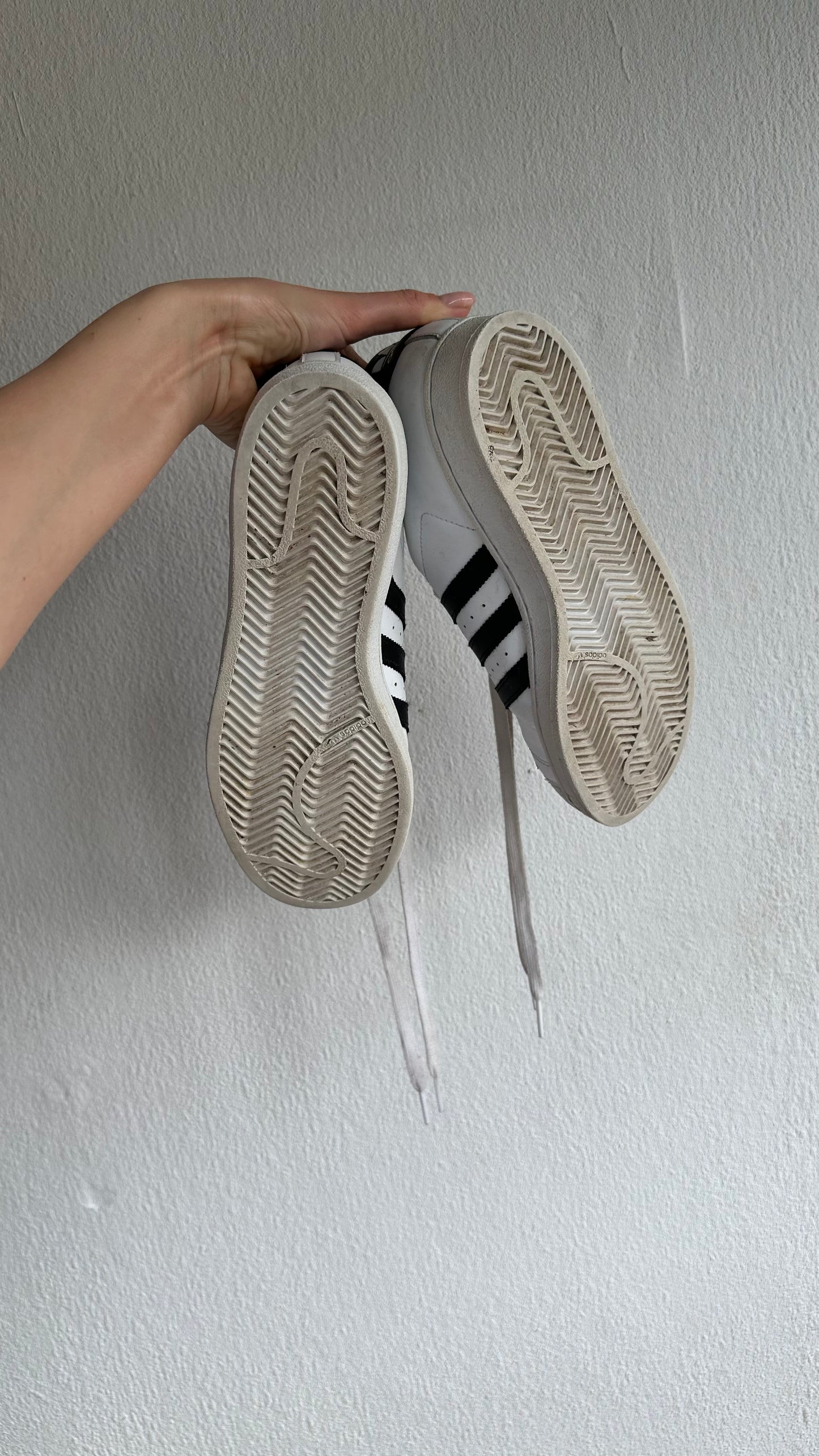 vintage adidas superstar sneaker