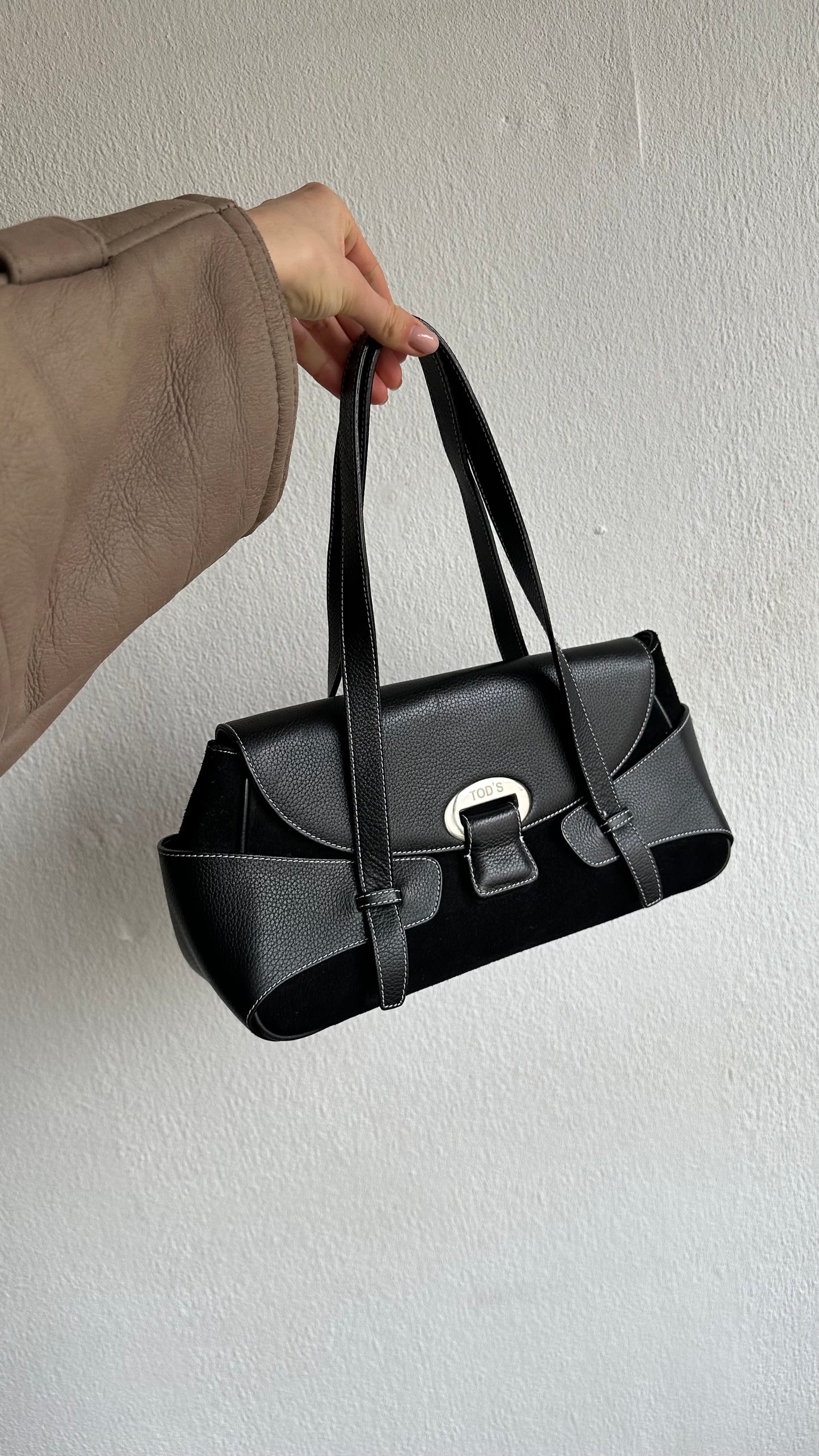 tod's black classic bag