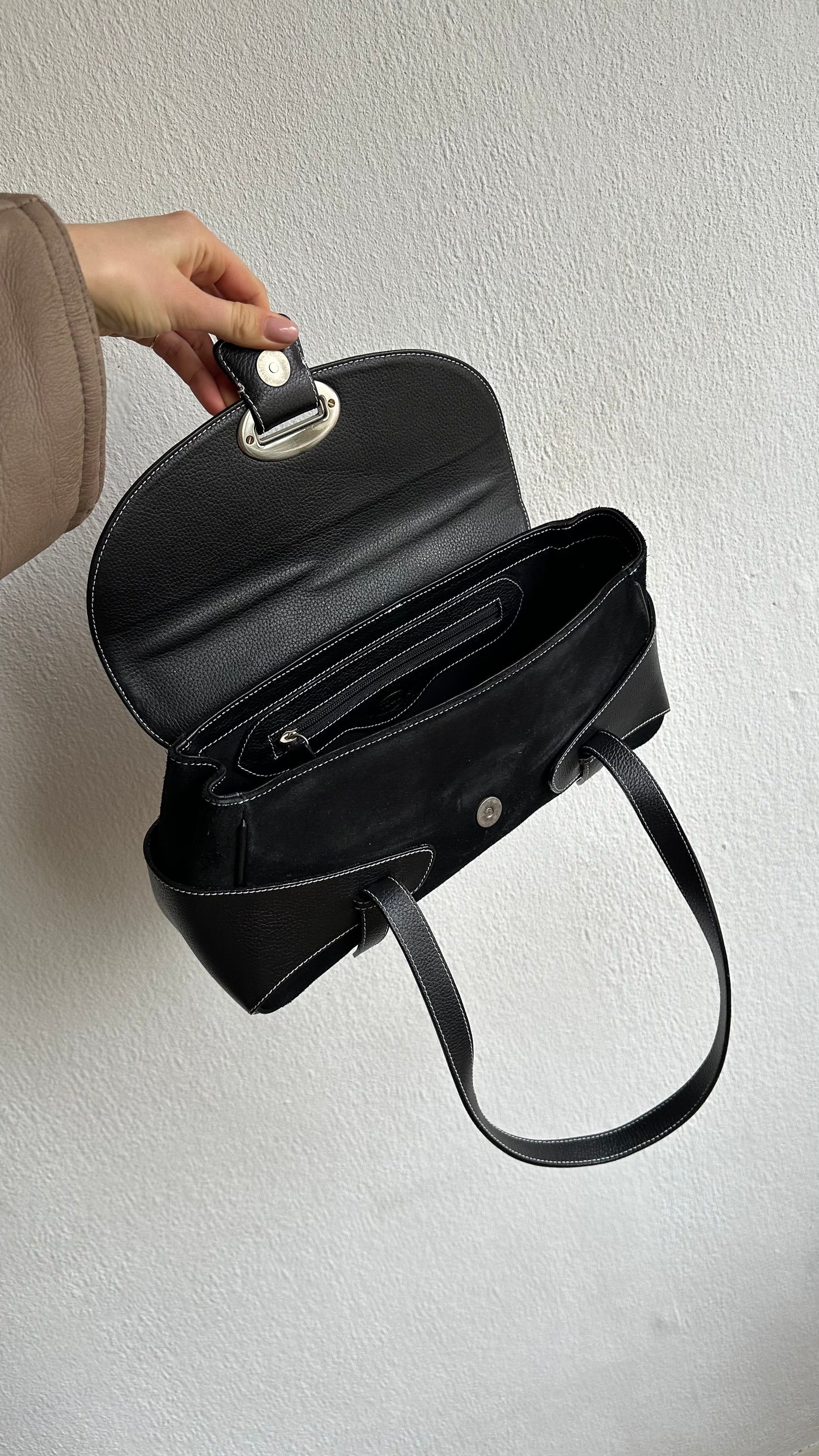 tod's black classic bag