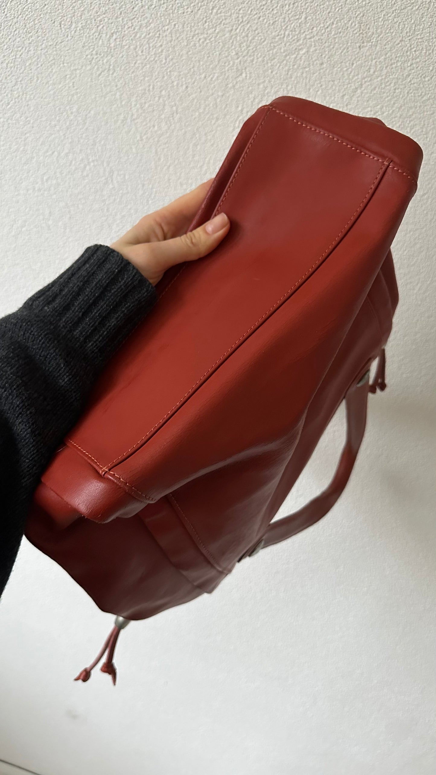 leather reddish-brown shoulderbag
