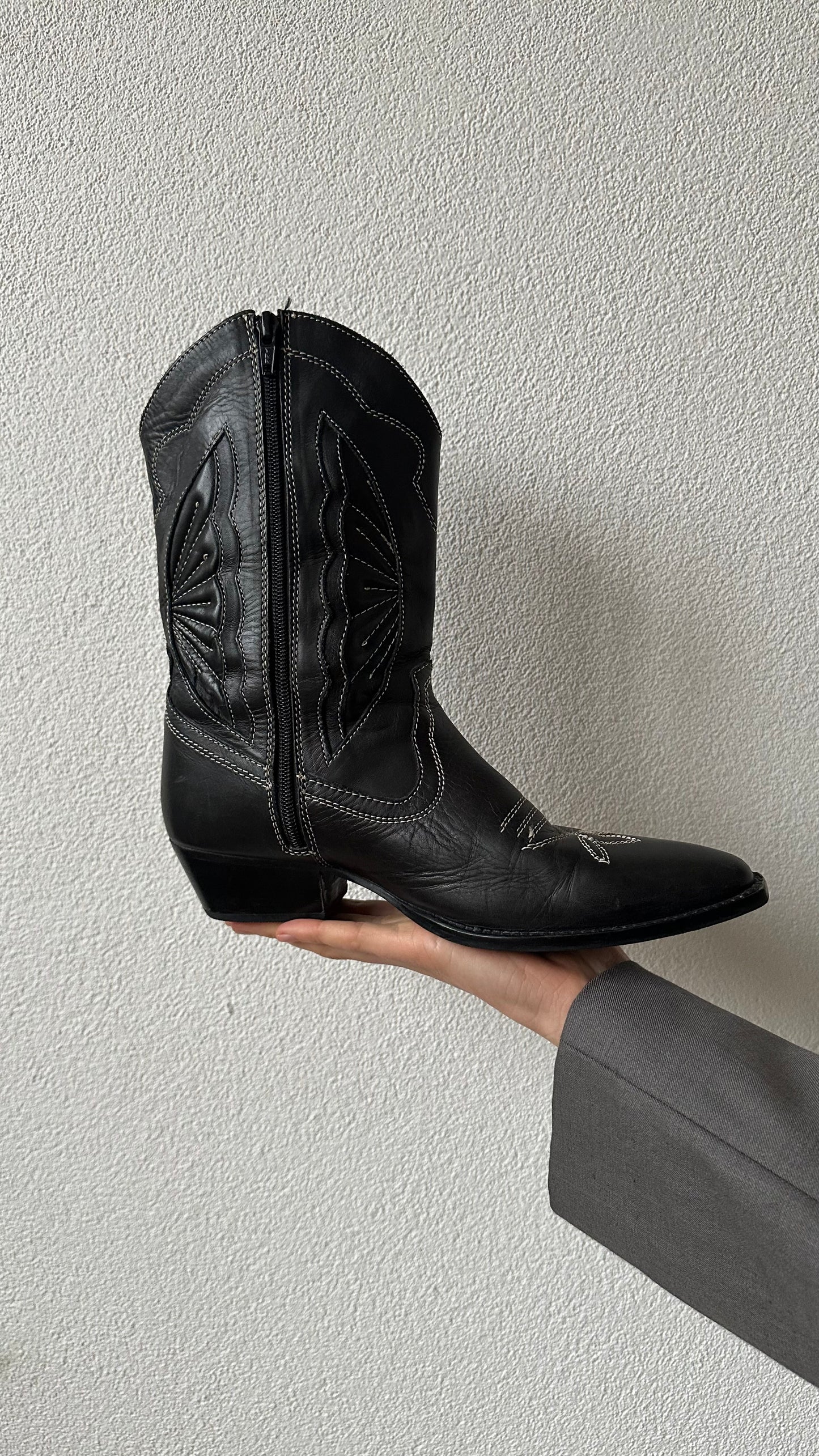 leather black cowboy boots