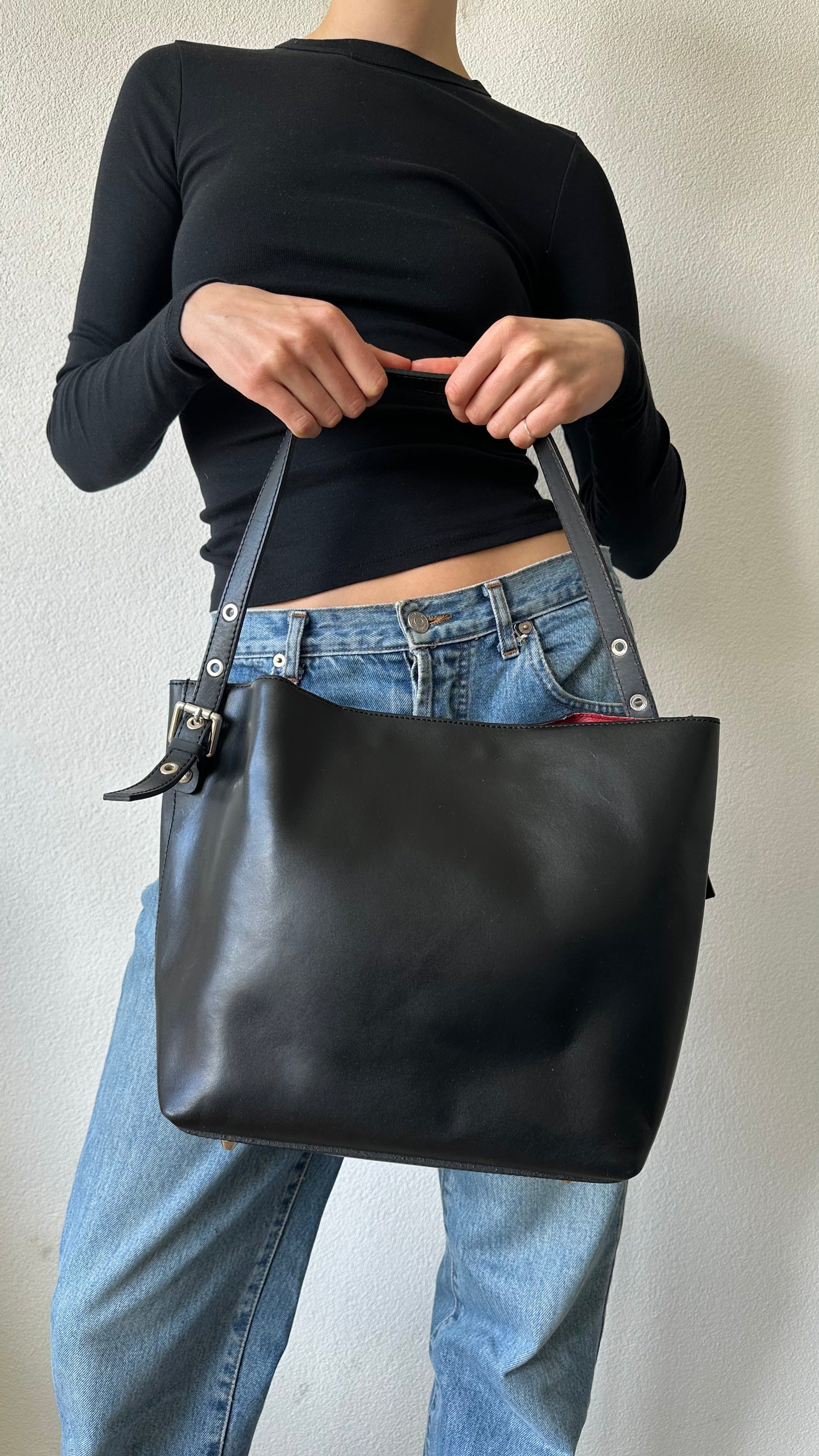 black leather belt shoulderbag