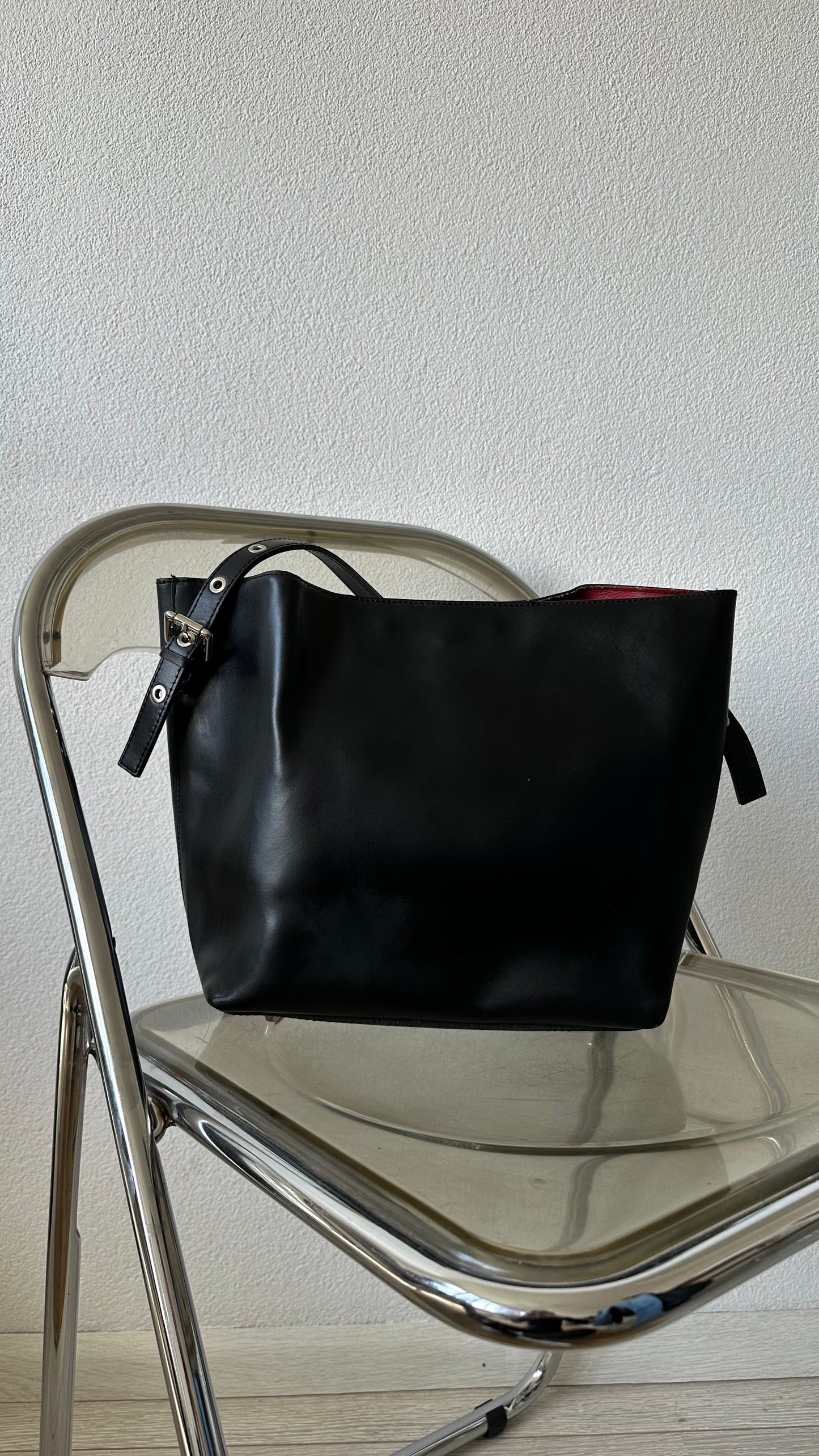 black leather belt shoulderbag