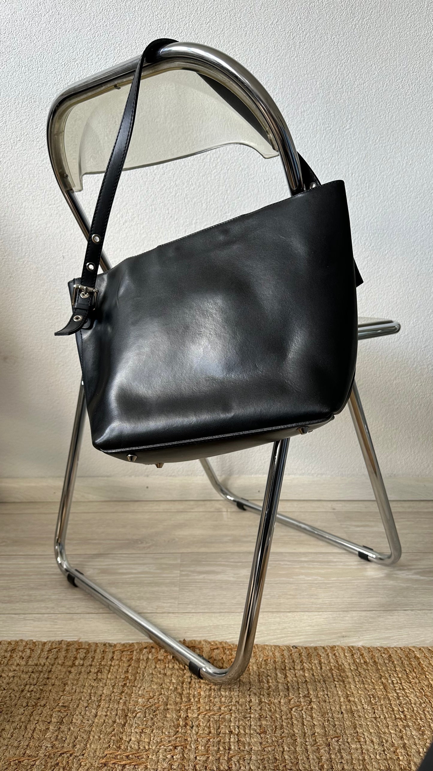 black leather belt shoulderbag