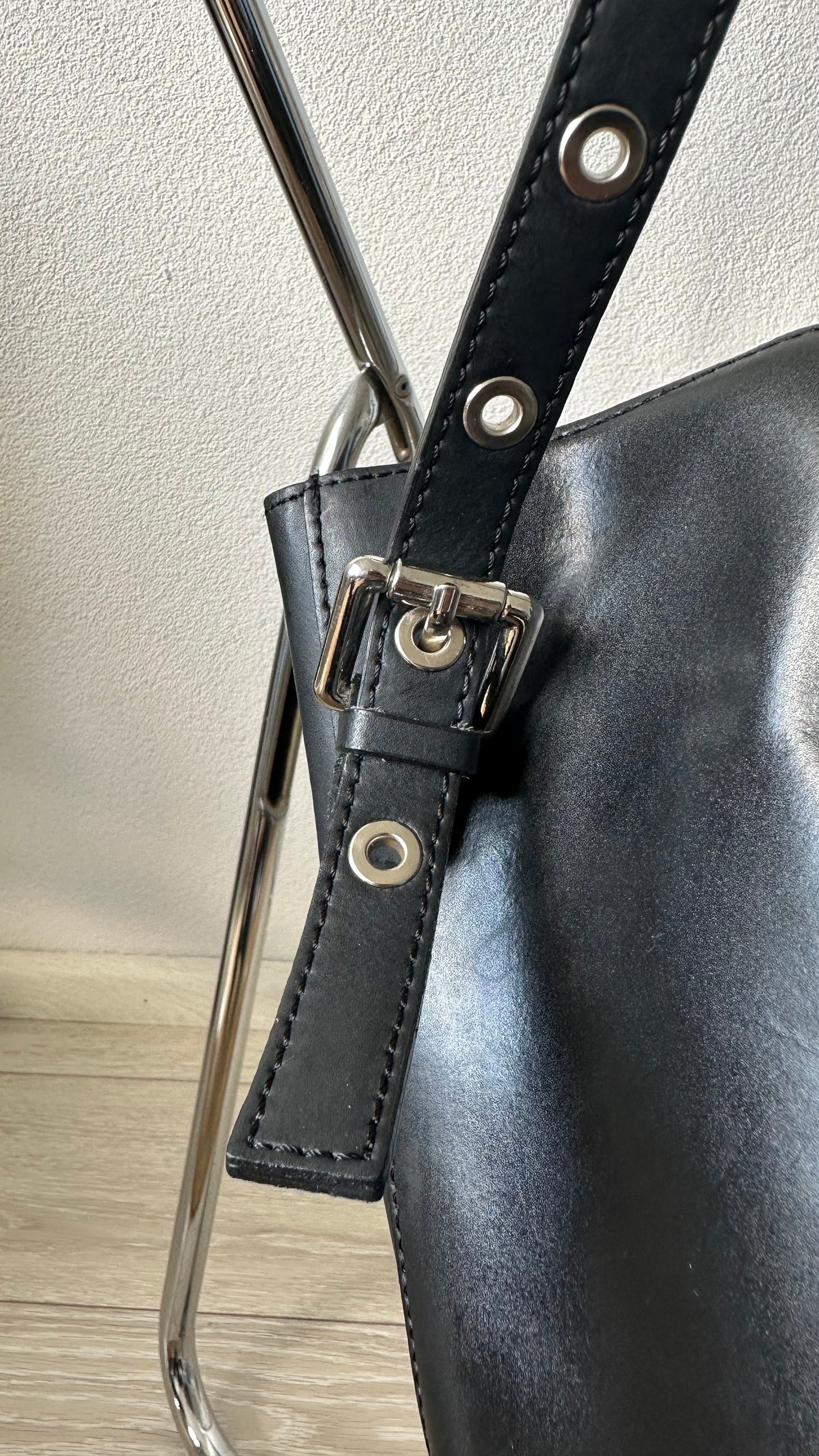 black leather belt shoulderbag