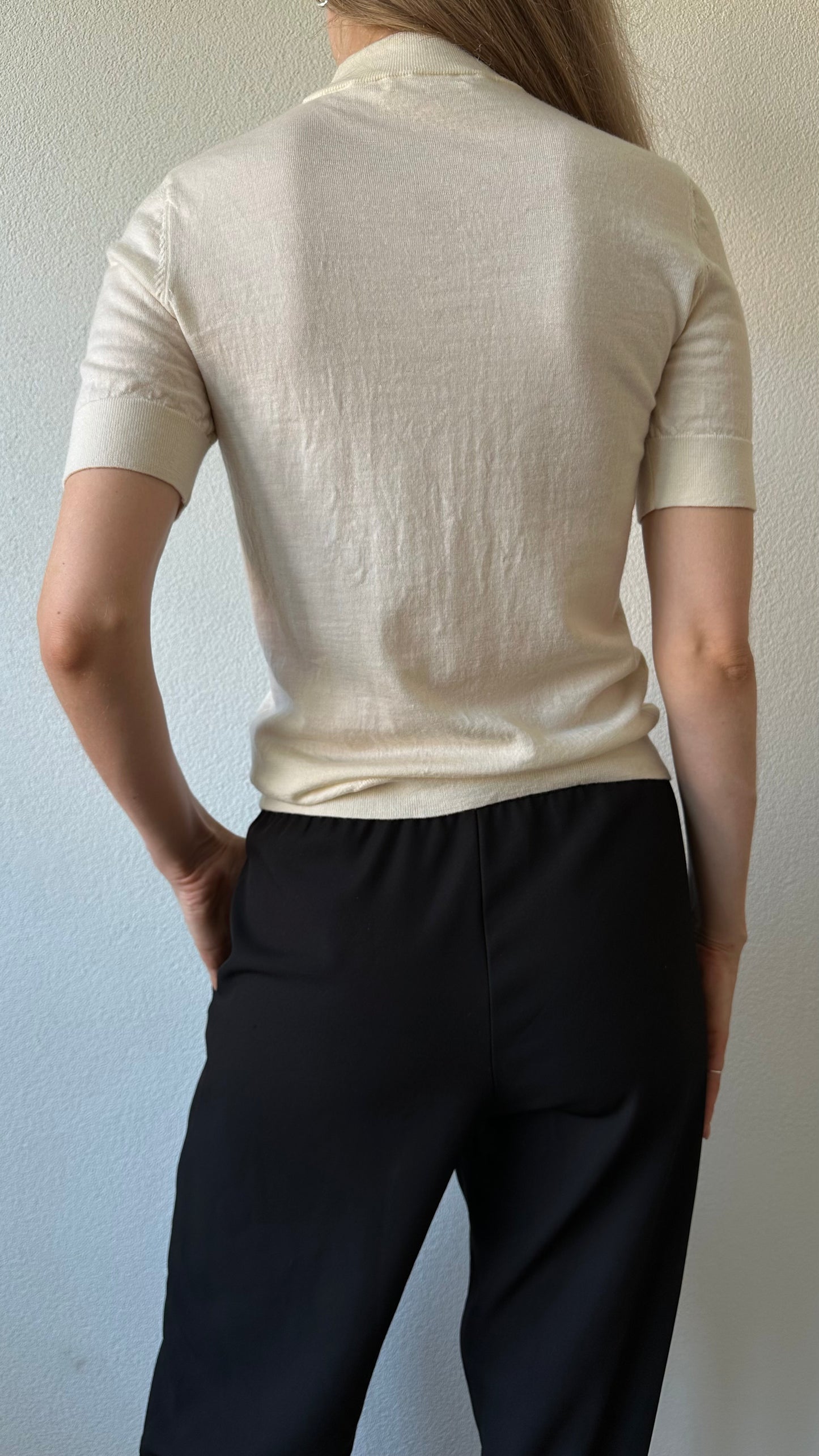 shortsleeve merino wool turtleneck in offwhite beige