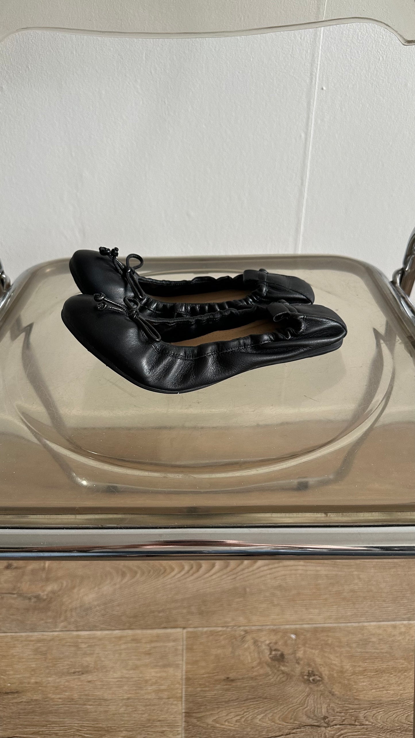 black ballet flats leather with bows