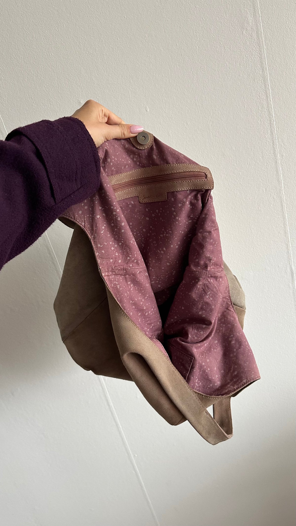 beige suede slouchy shoulderbag