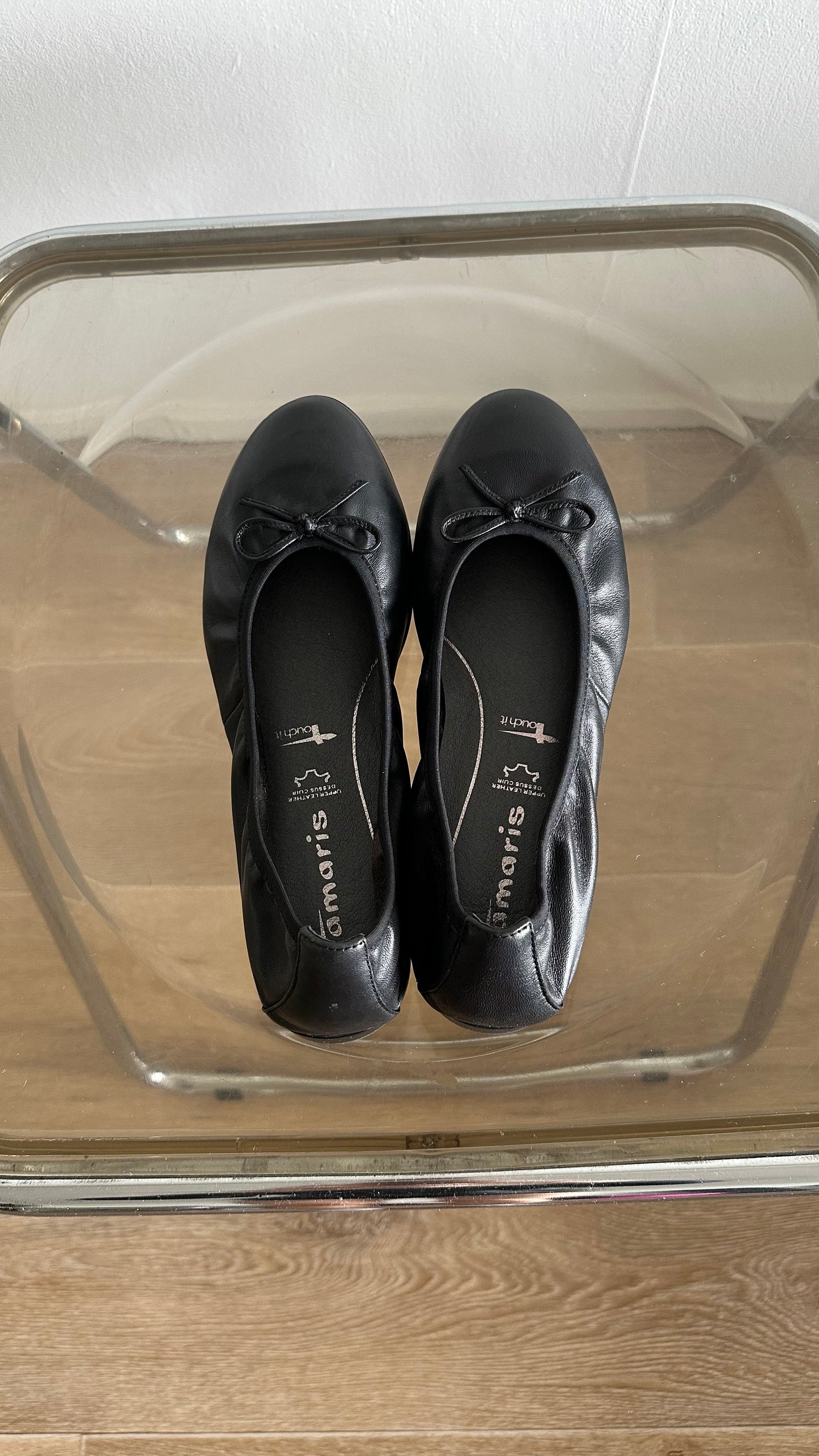classic tamaris ballet flats in black leather