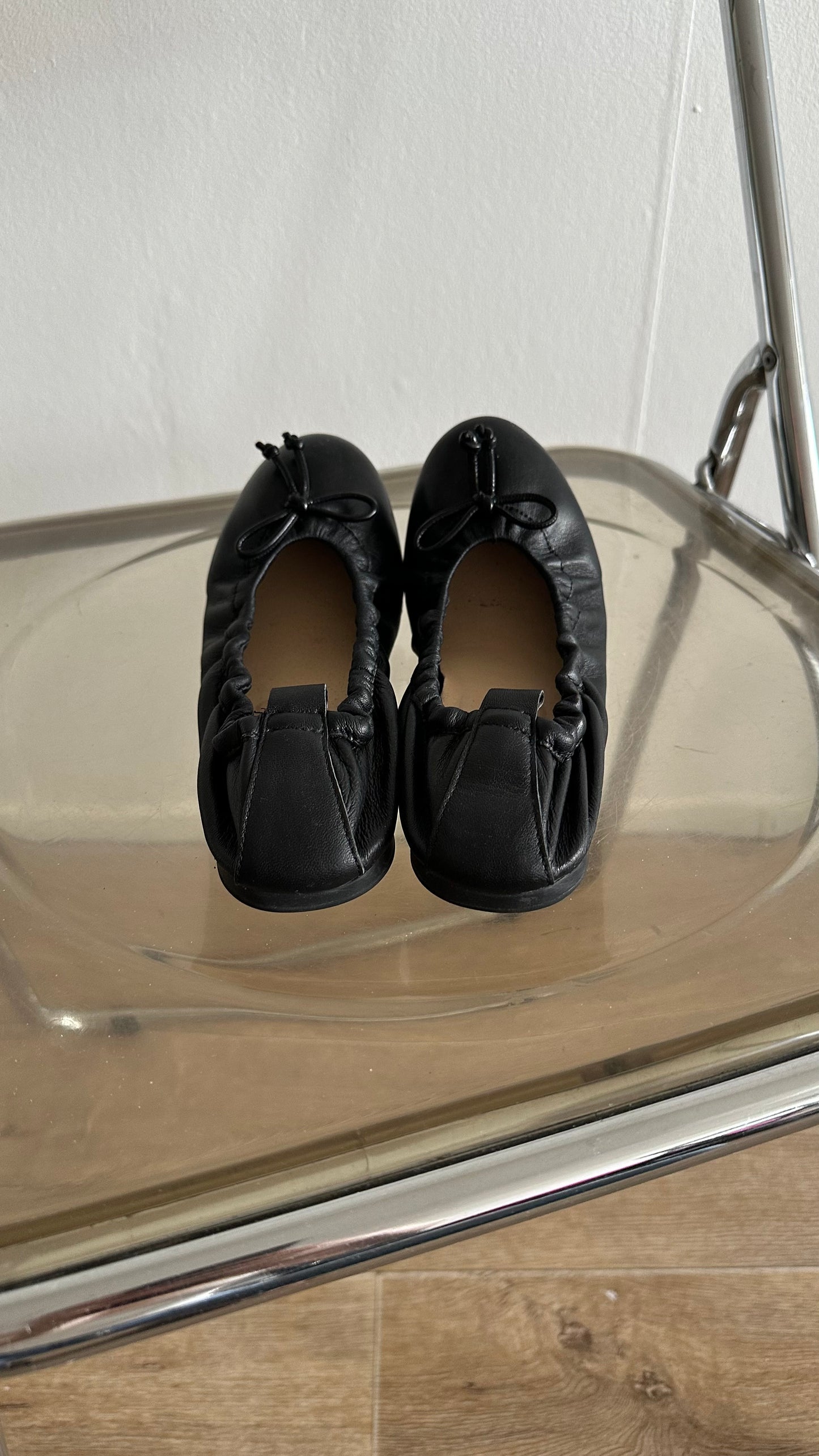 black ballet flats leather with bows