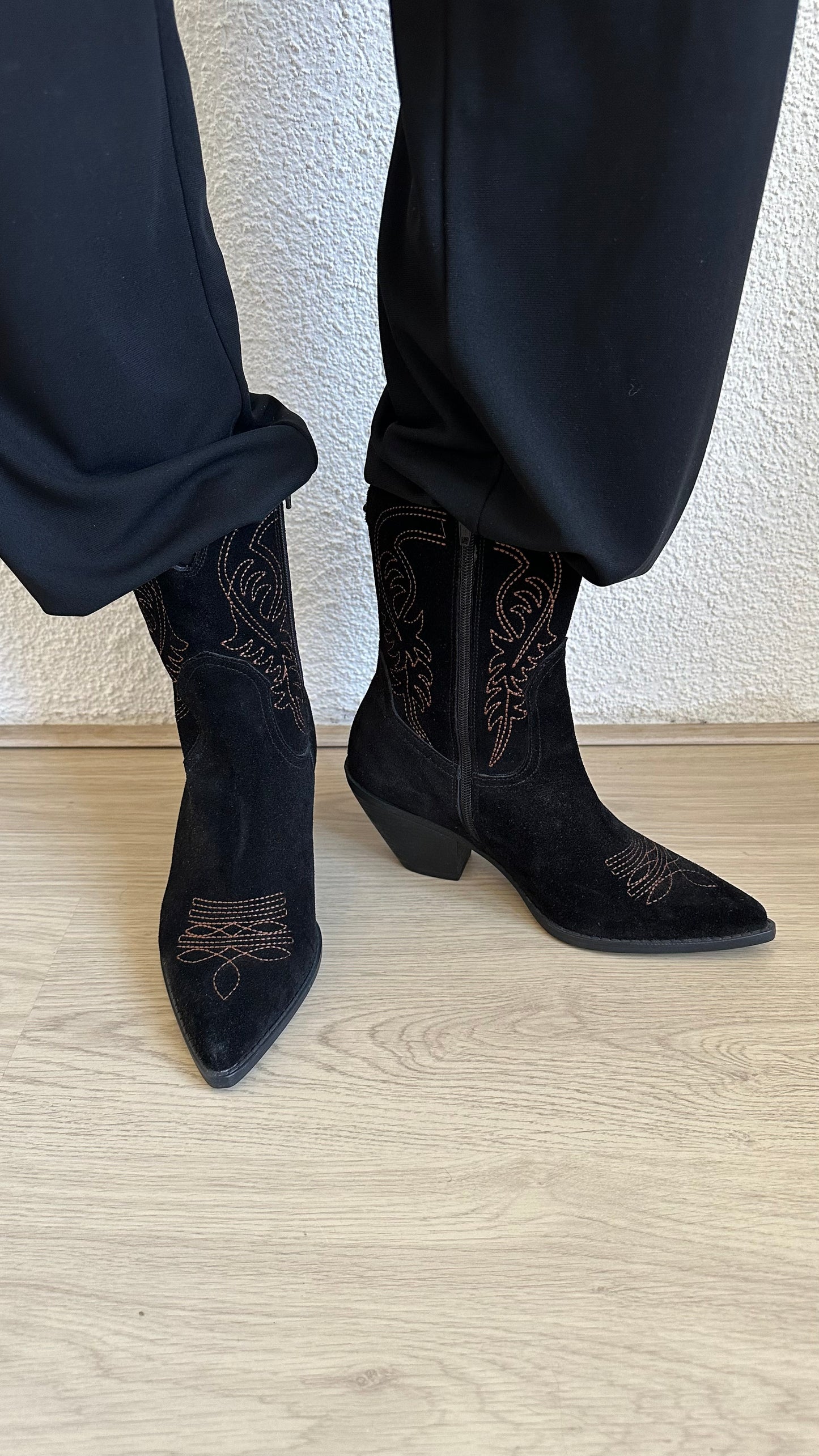 suede black cowboy boots size 39