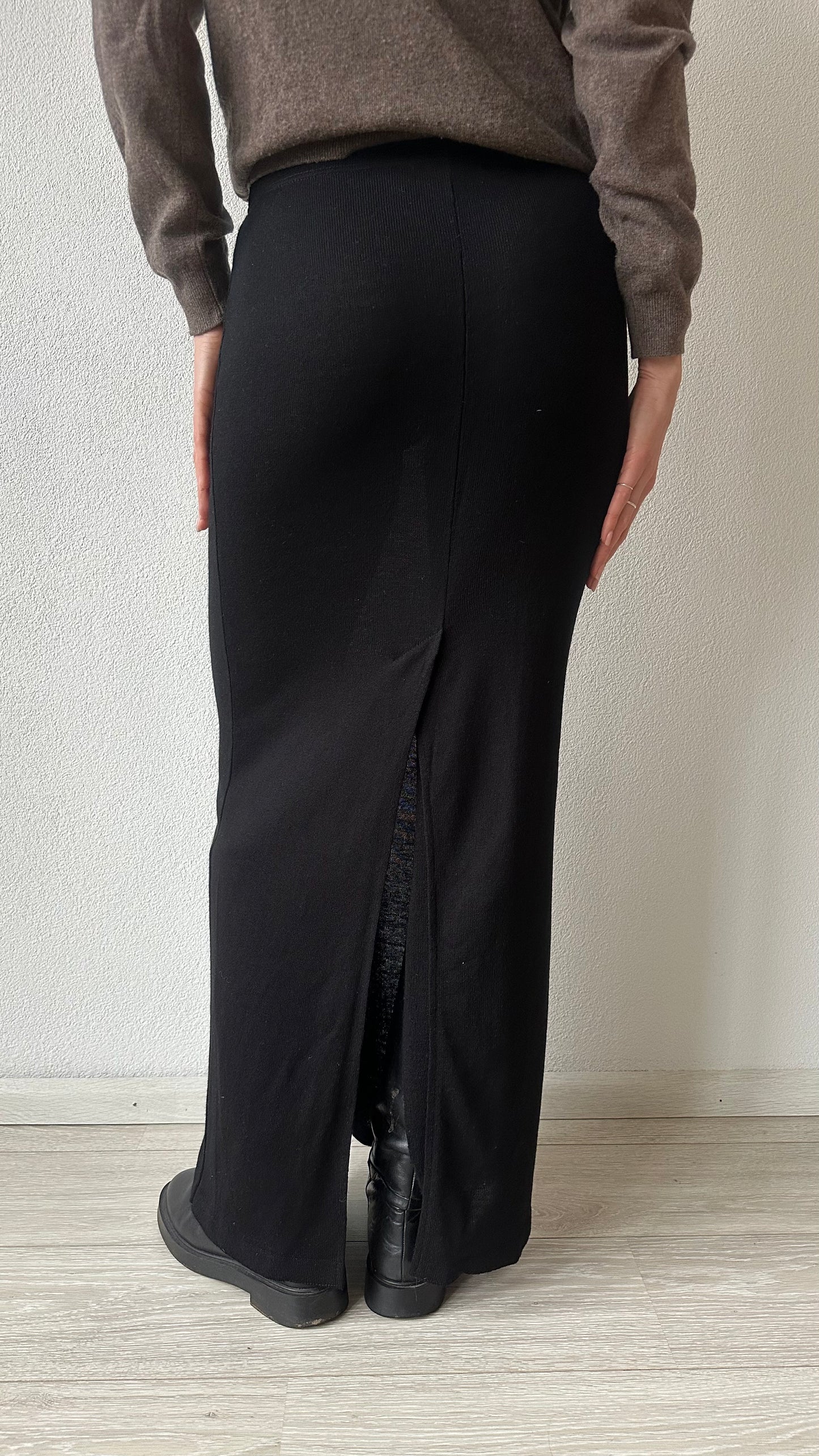 long black Lanaby’s maxi skirt with high back slit