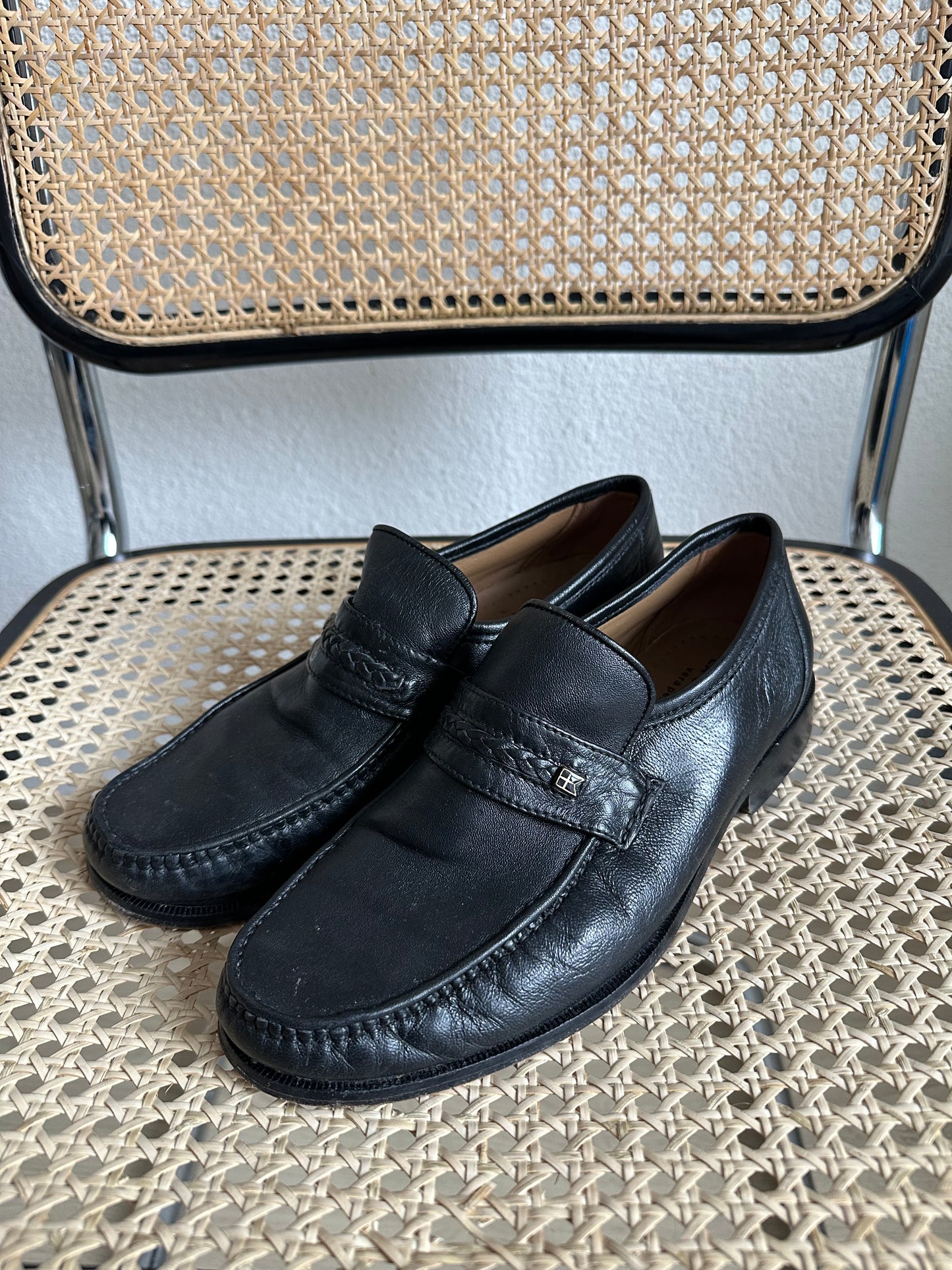 leather loafers in black size 40