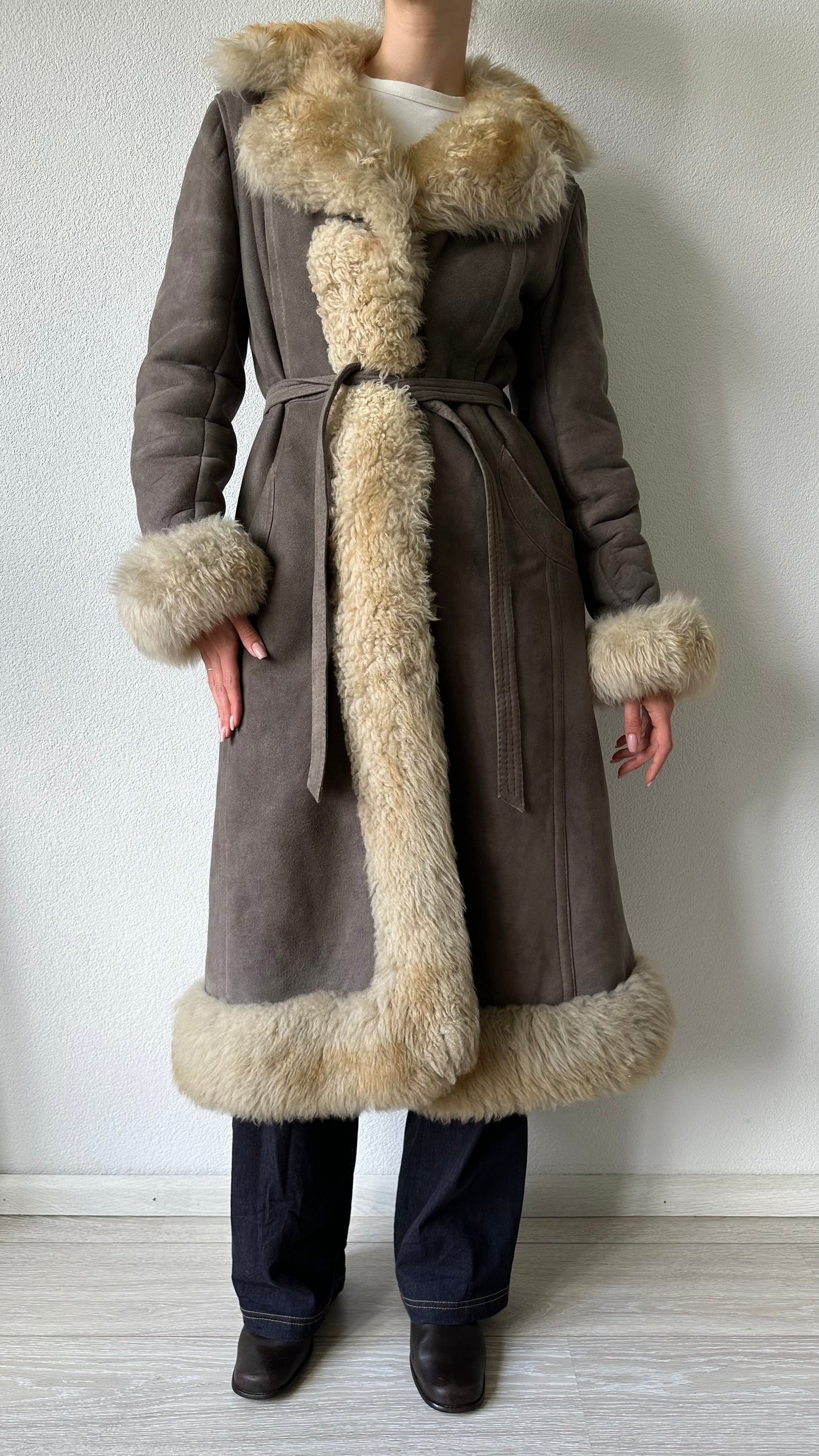taupe penny-lane coat with belt and beige wool Fur