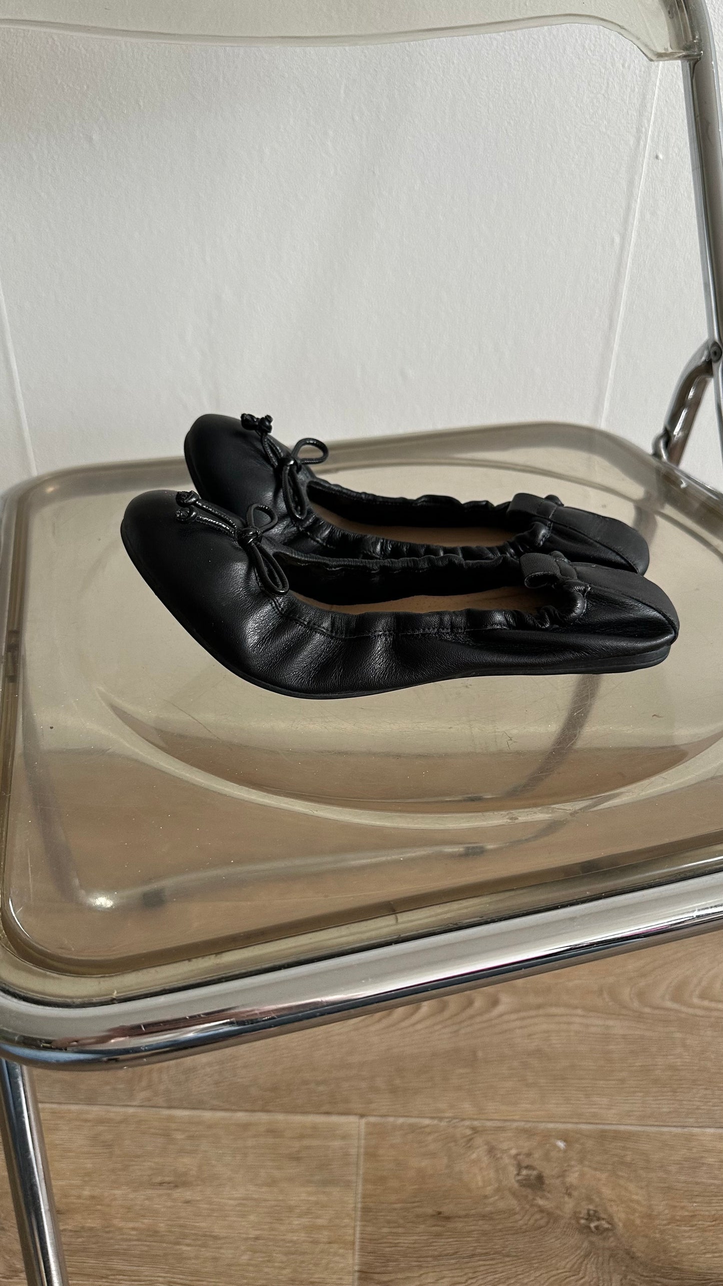 black ballet flats leather with bows