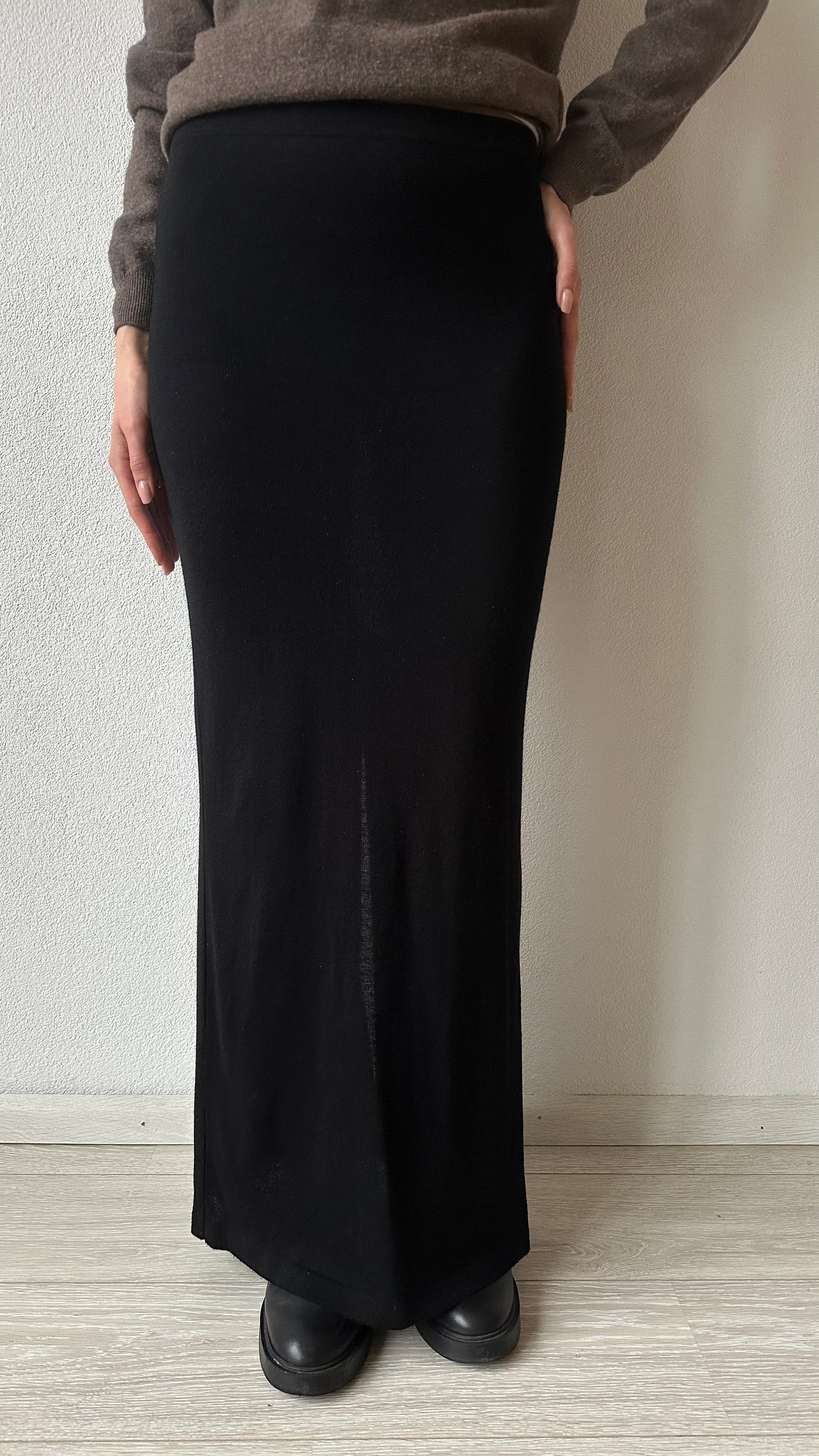 long black Lanaby’s maxi skirt with high back slit