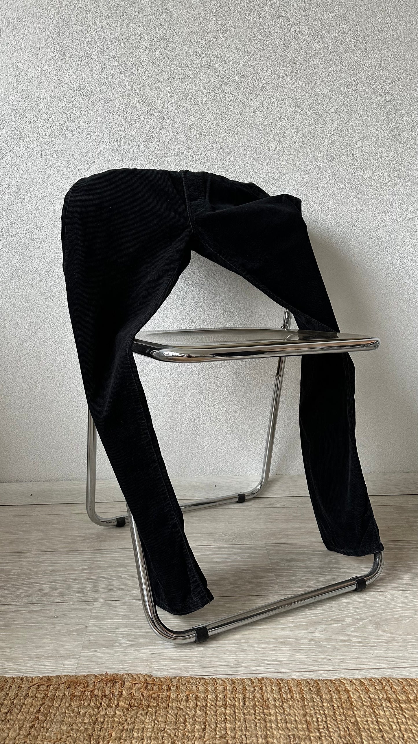 black corduroy Levi’s 551 pants