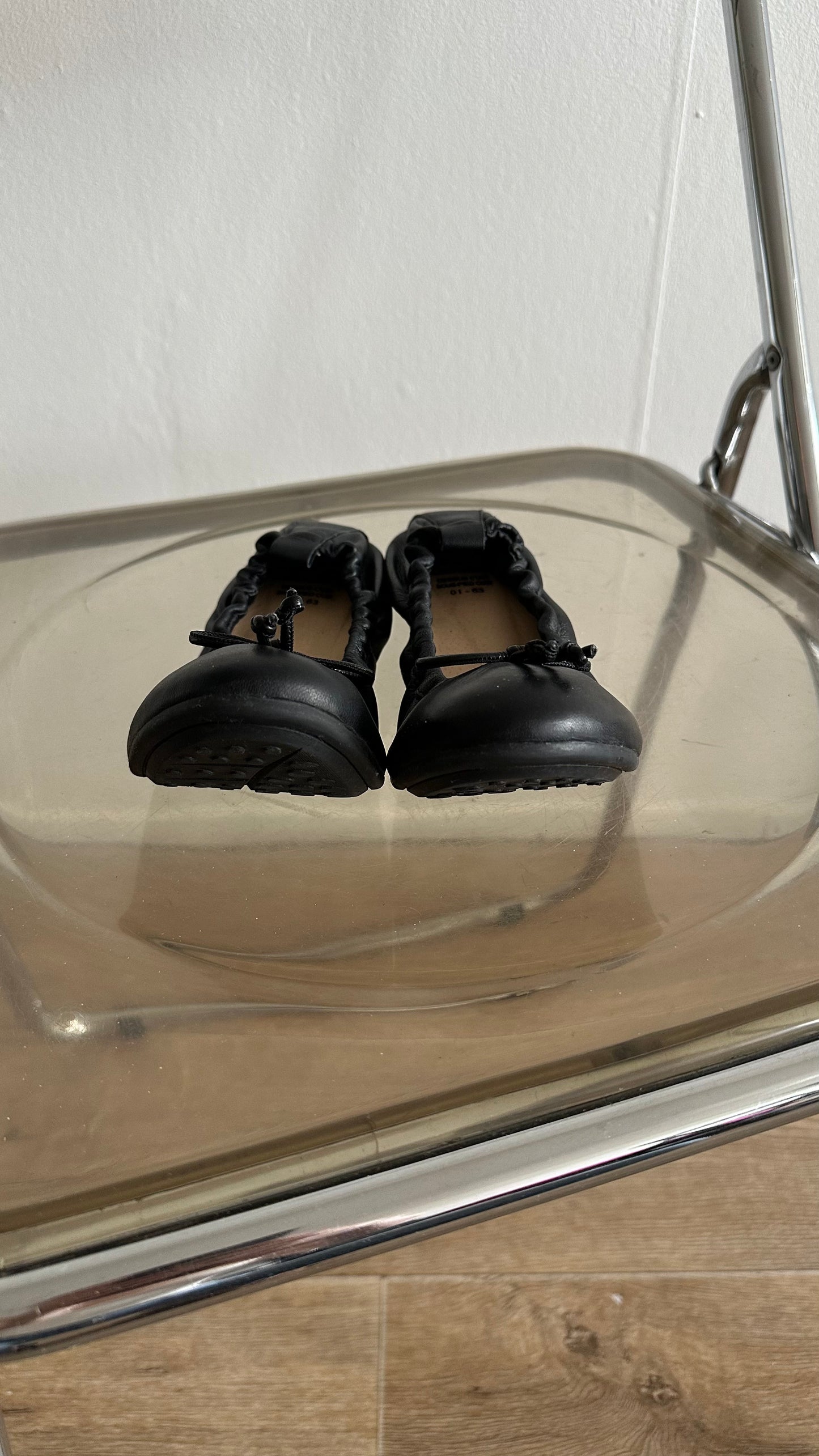 black ballet flats leather with bows