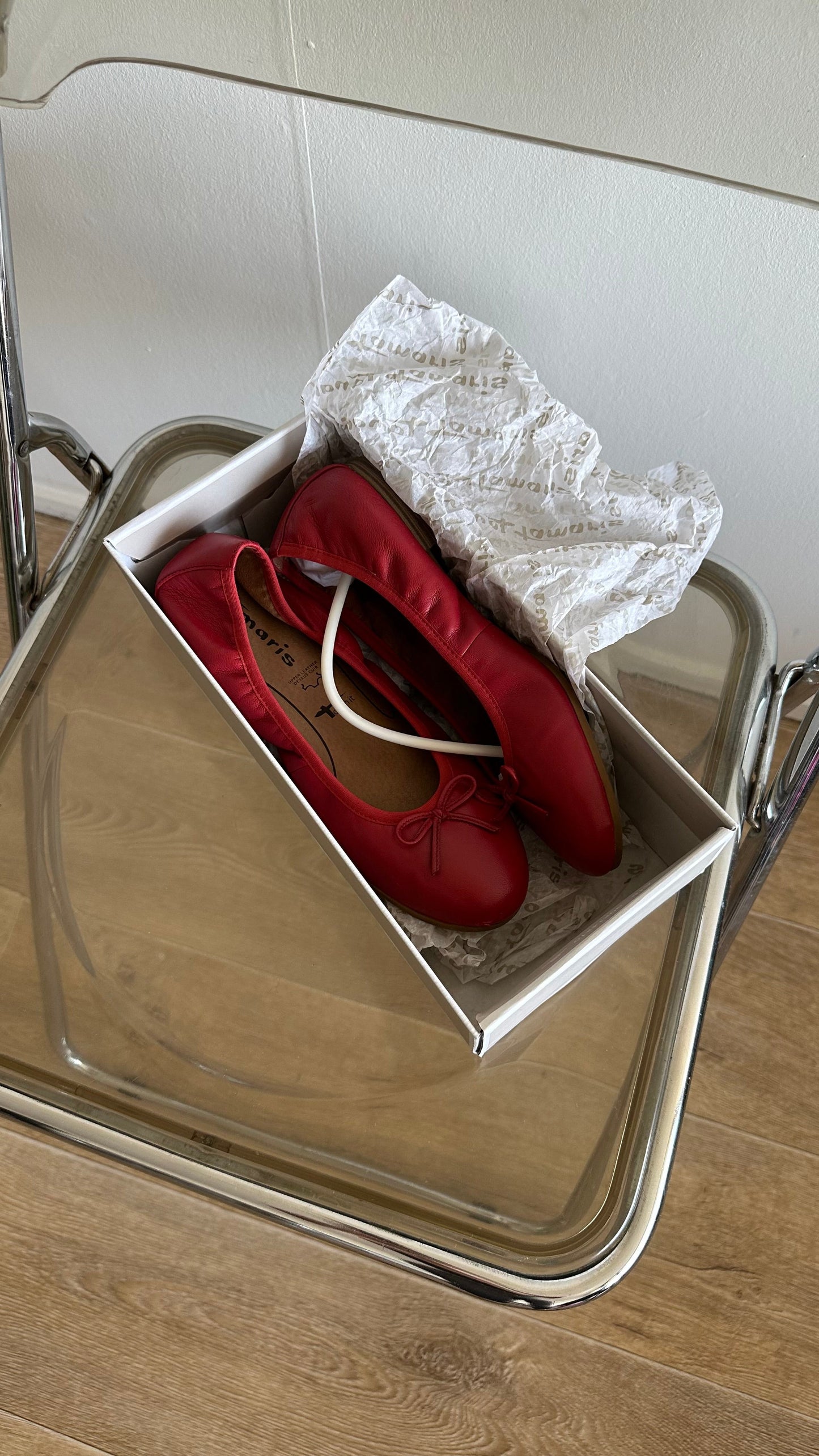 red leather Tamaris red ballet flats size 39