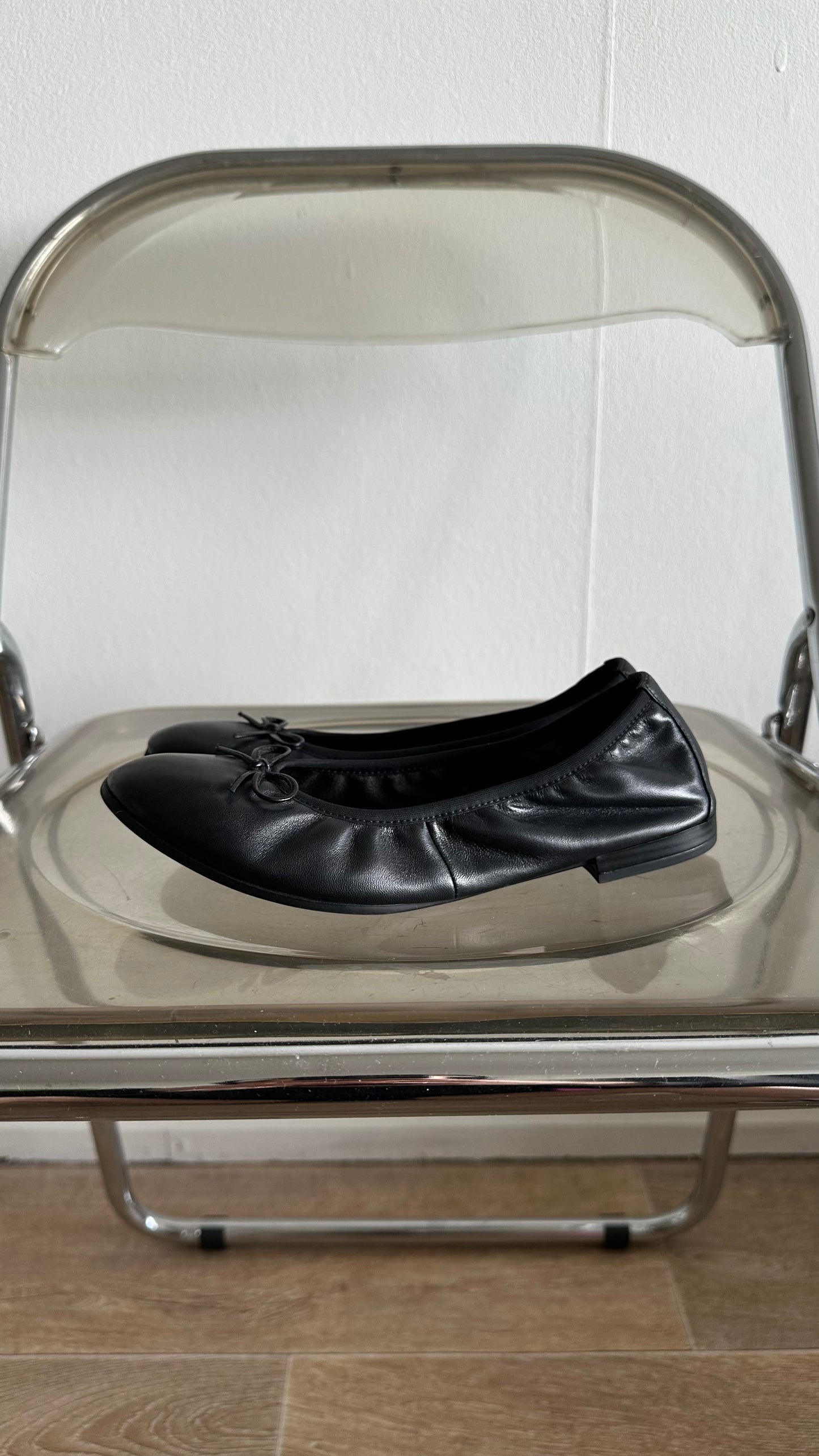 classic tamaris ballet flats in black leather