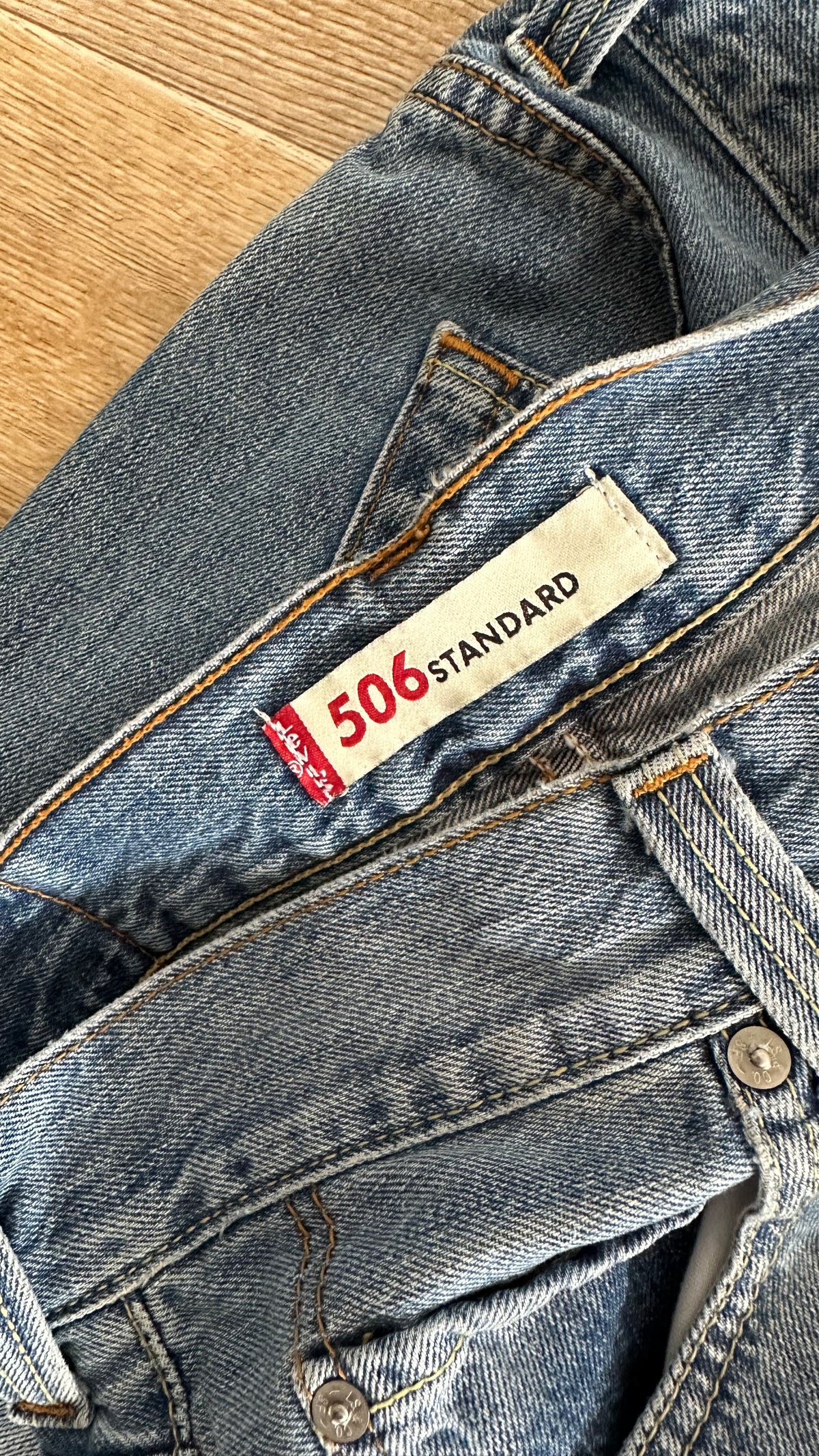 light denim 506 Levi’s jeans