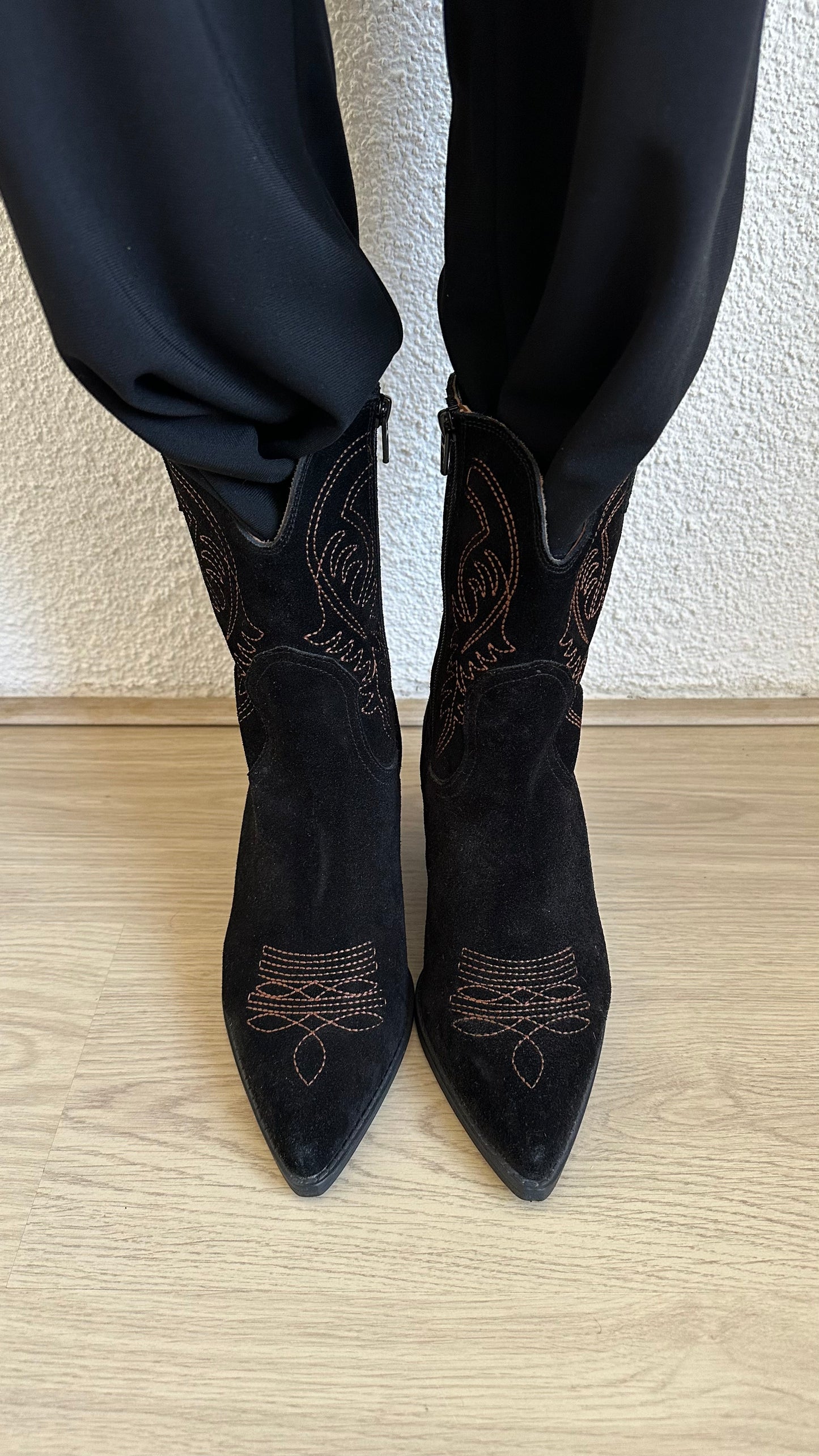 suede black cowboy boots size 39