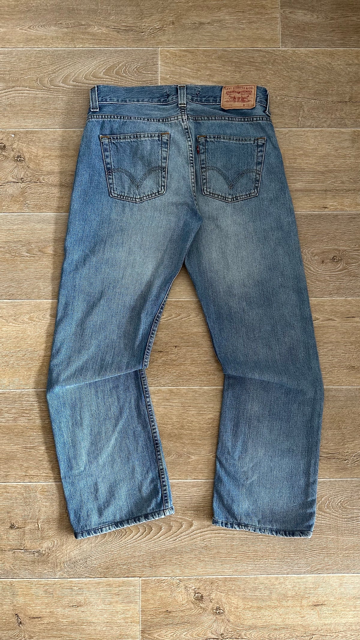 light denim 506 Levi’s jeans