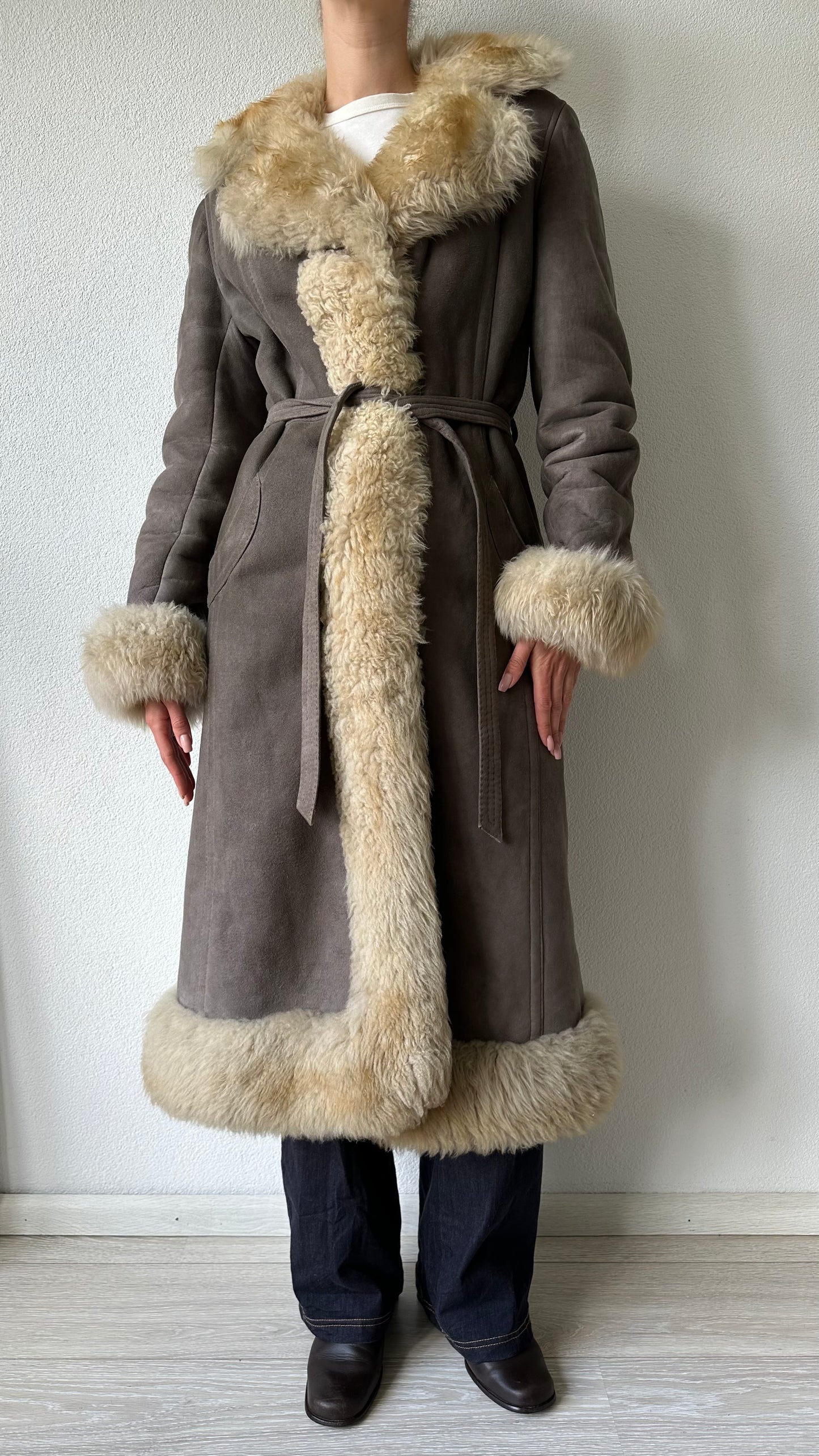 taupe penny-lane coat with belt and beige wool Fur