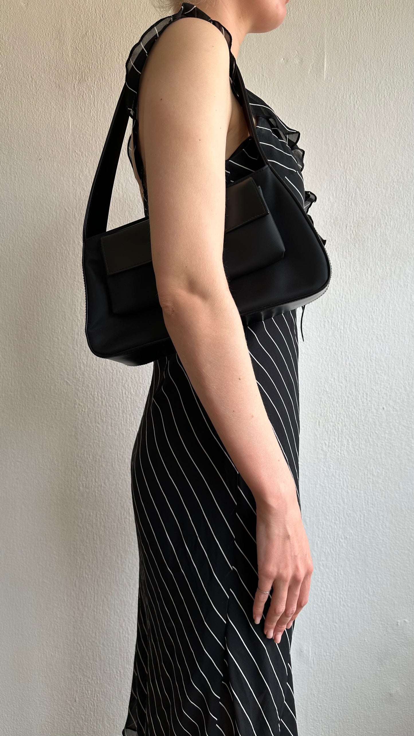 PU leather black shoulderbag