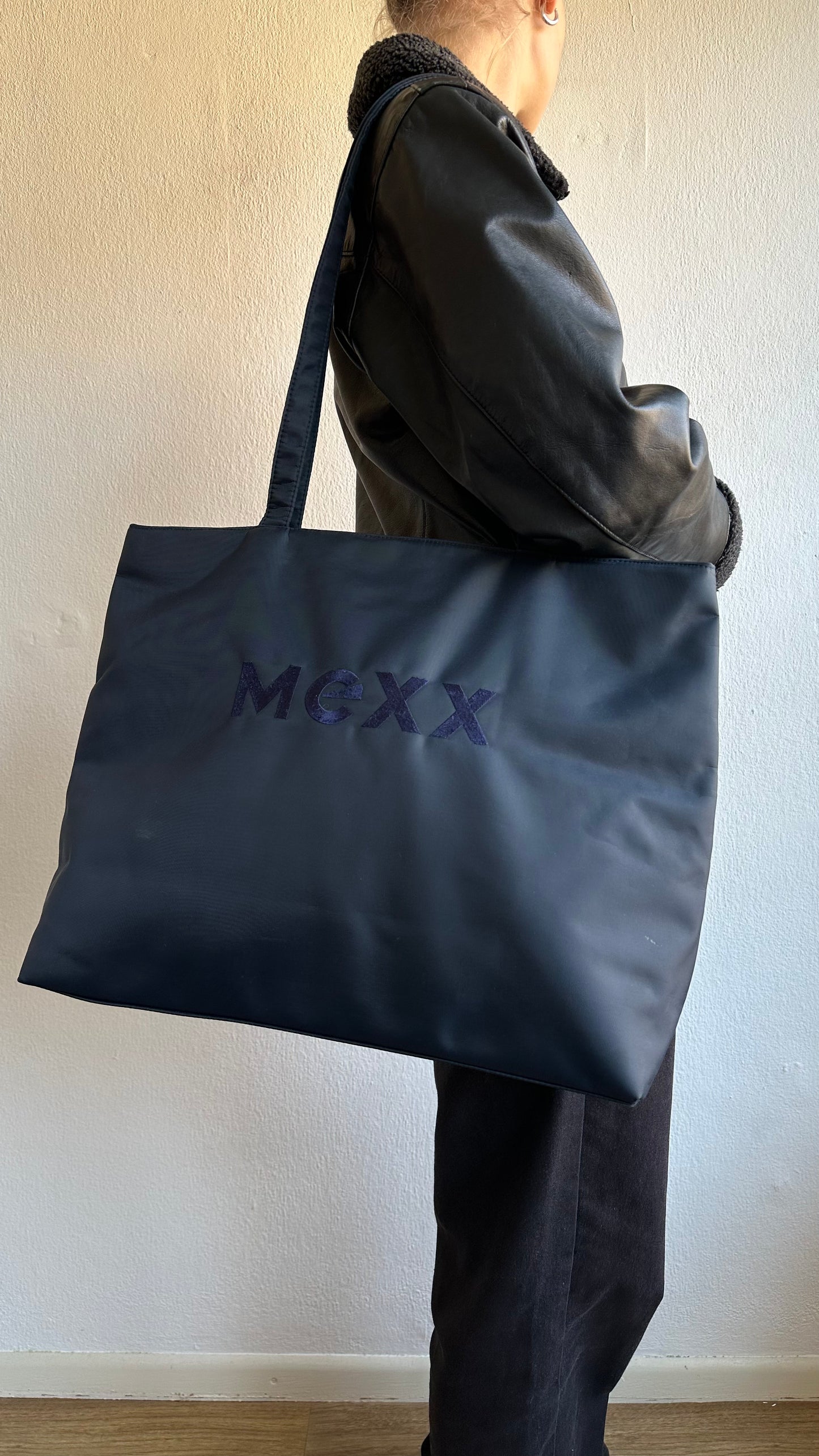 big blue nylon Mexx shoulderbag