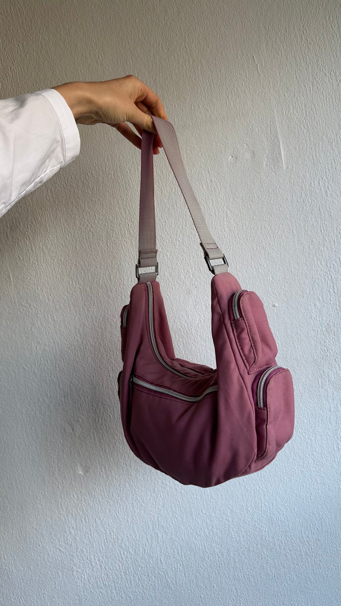 pink shoulderbag pockets