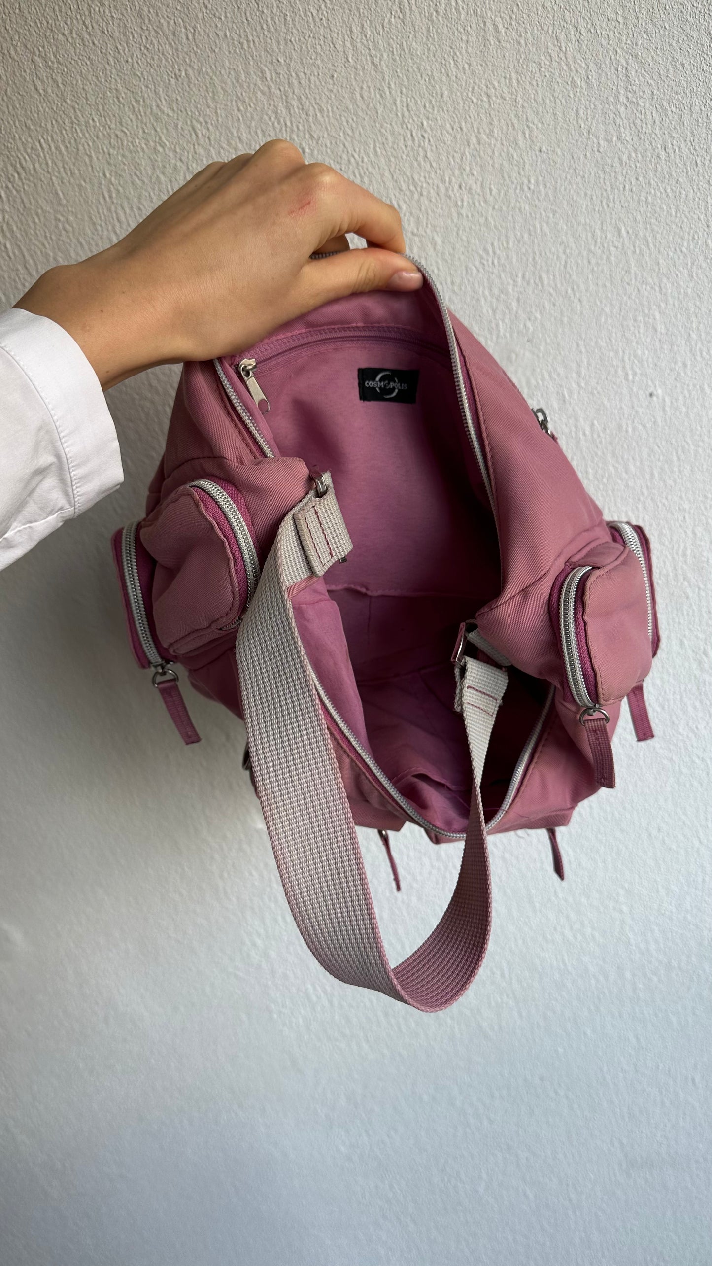 pink shoulderbag pockets