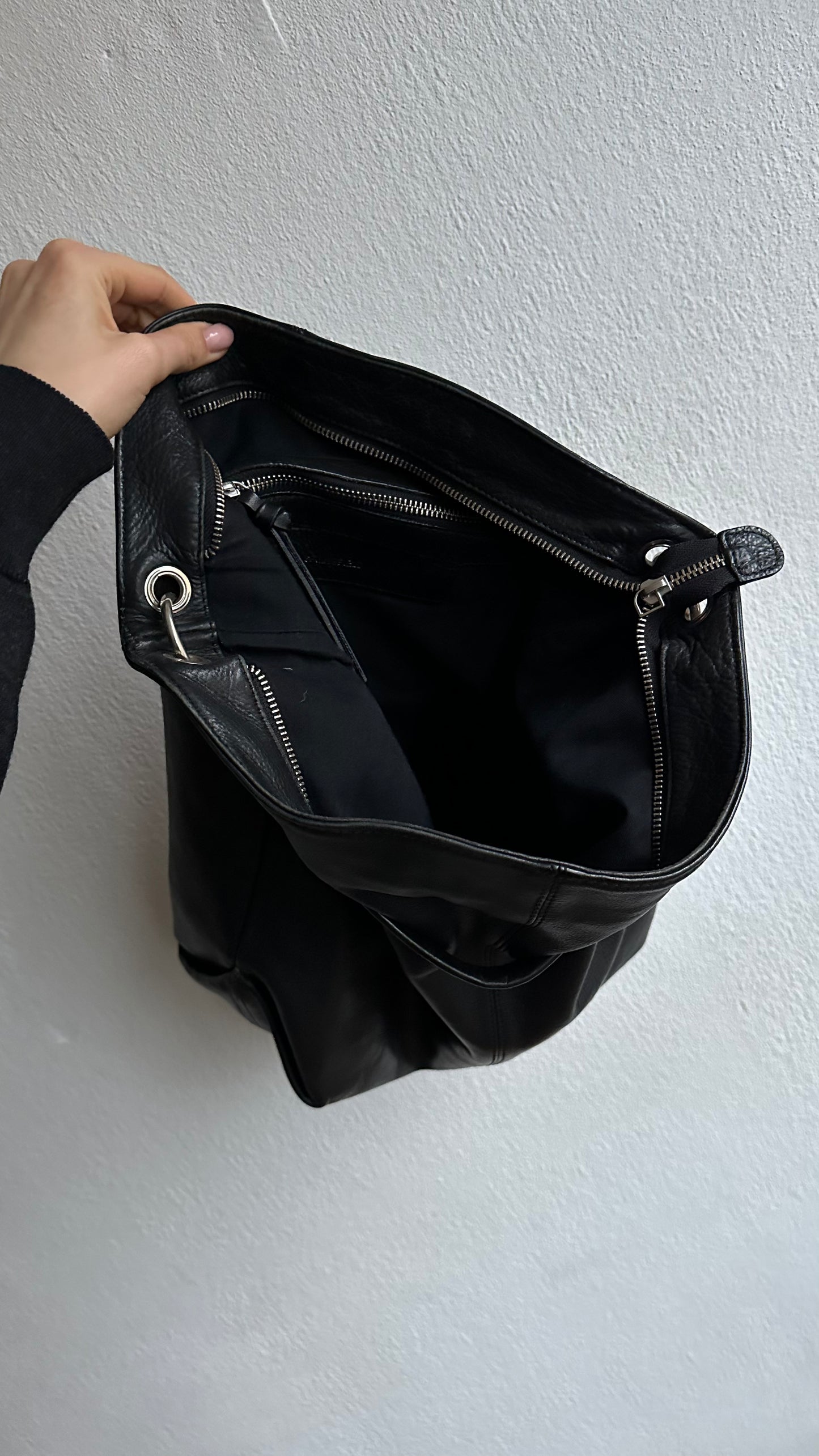 black leather shoulderbag