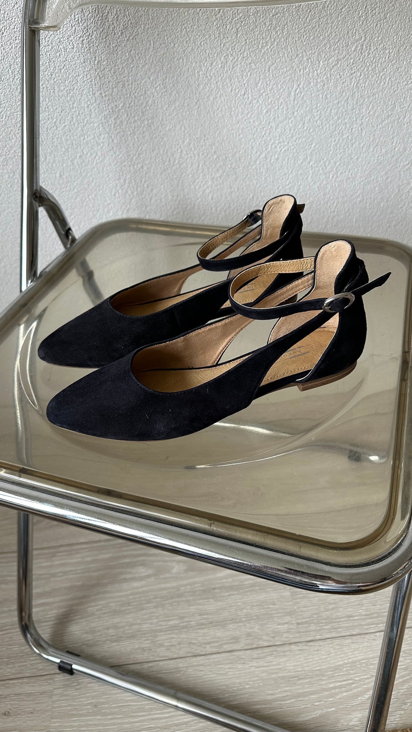 dark blue suede pointed ankle strap ballerina’s