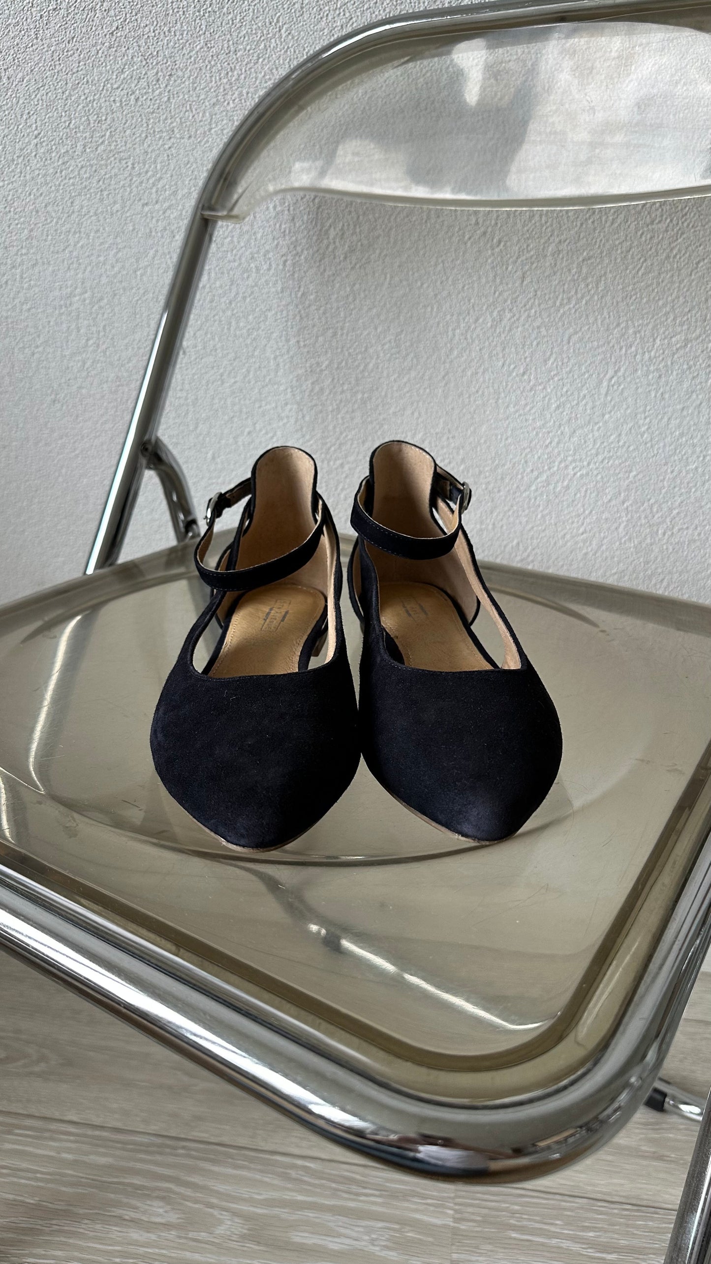 dark blue suede pointed ankle strap ballerina’s