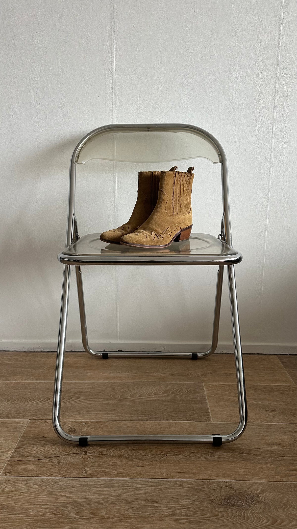 camel suède cowboy boots