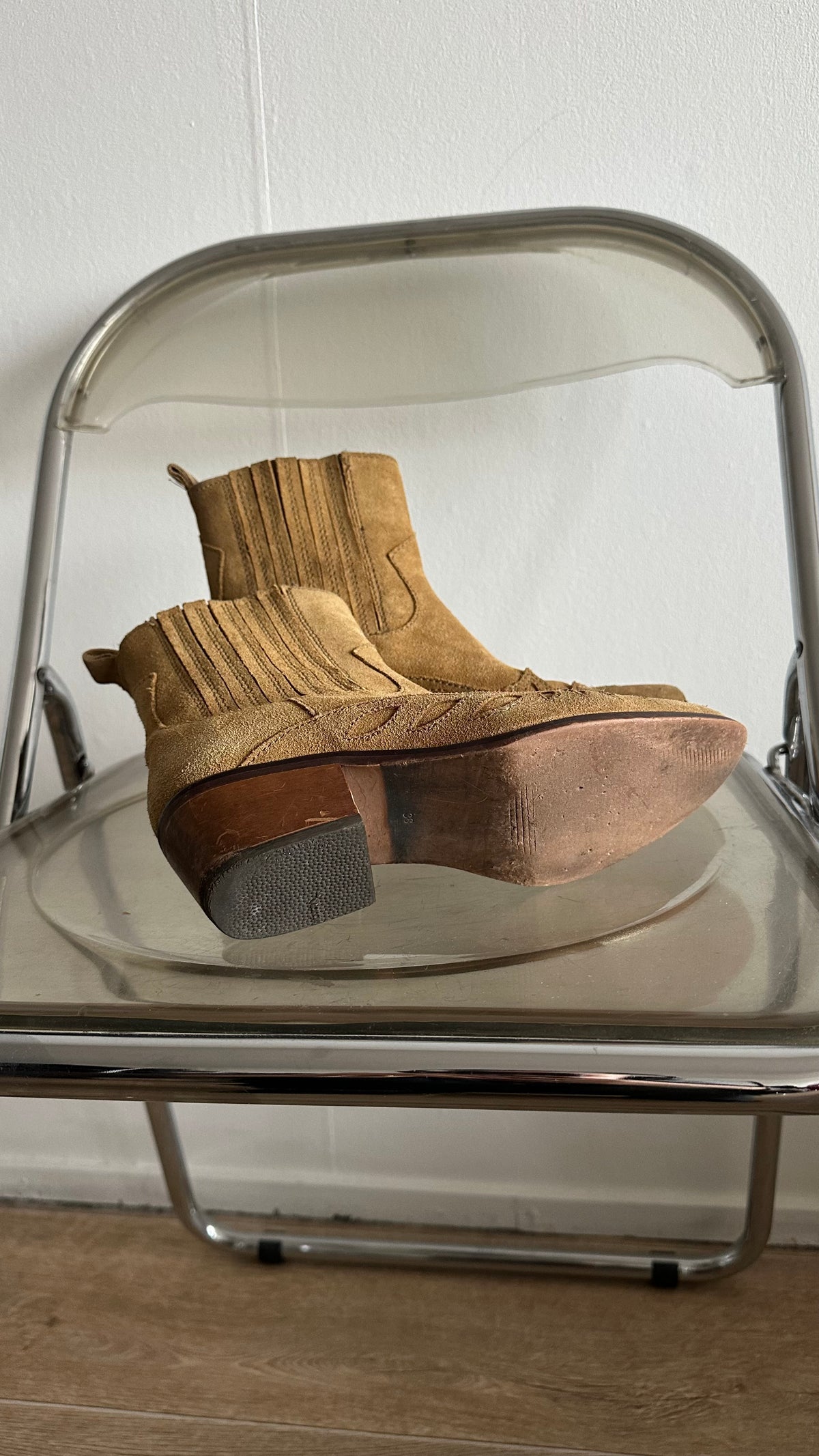 camel suède cowboy boots