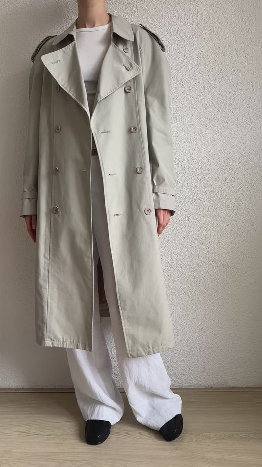 the ultimate beige trenchcoat